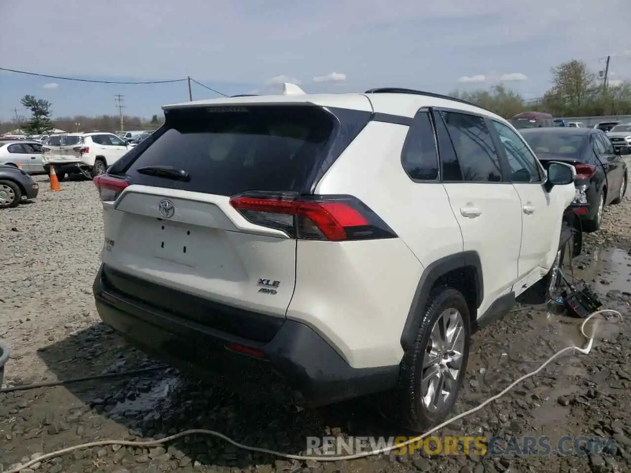 4 Photograph of a damaged car 2T3A1RFV4MW182845 TOYOTA RAV4 2021