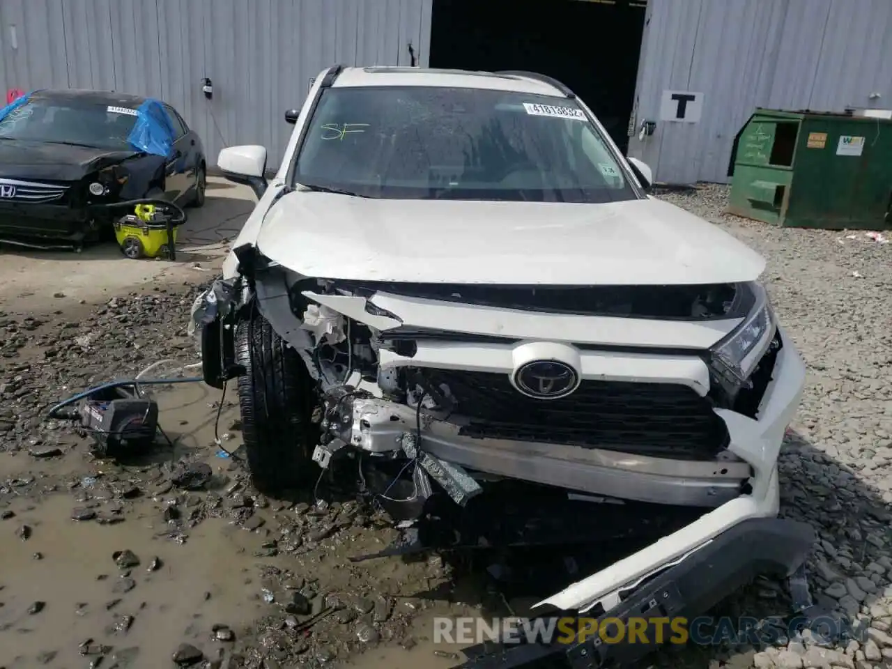 9 Photograph of a damaged car 2T3A1RFV4MW182845 TOYOTA RAV4 2021