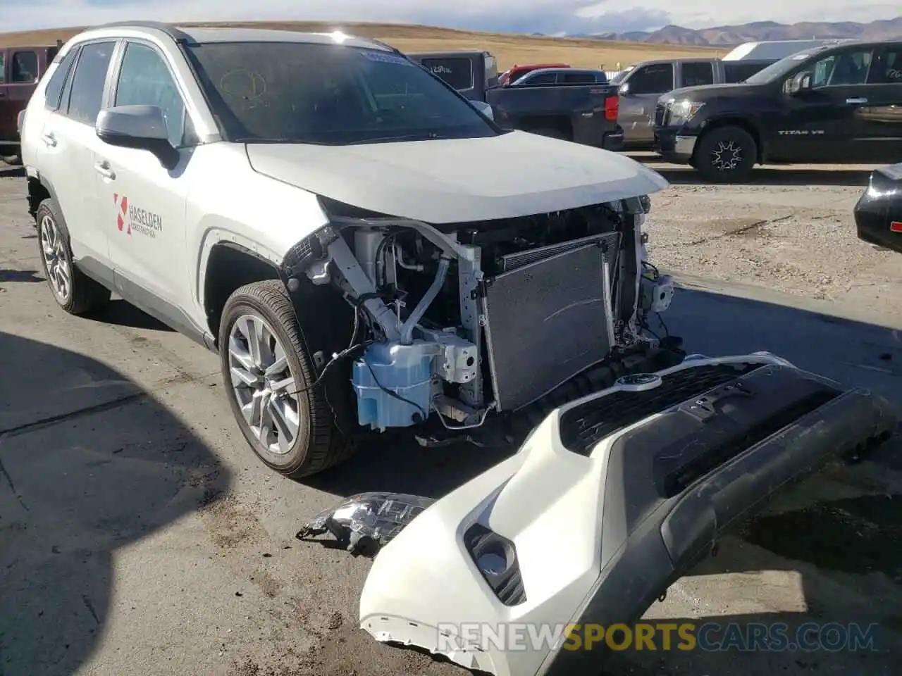 1 Photograph of a damaged car 2T3A1RFV4MW187625 TOYOTA RAV4 2021