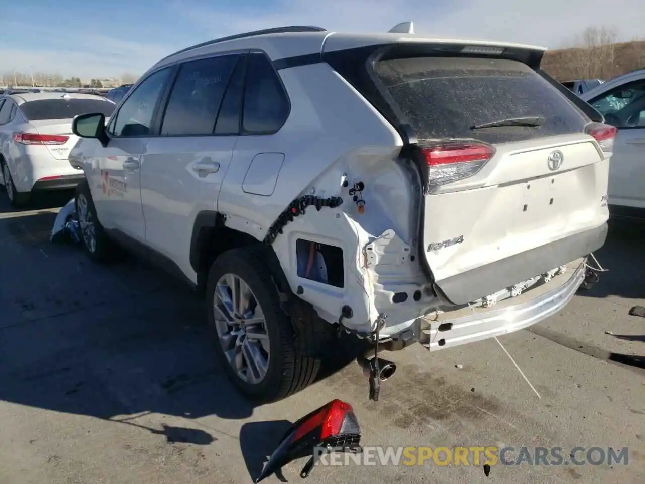 3 Photograph of a damaged car 2T3A1RFV4MW187625 TOYOTA RAV4 2021