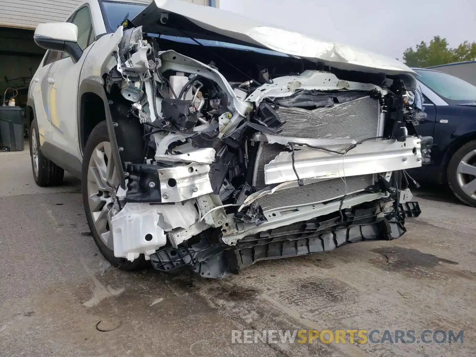 9 Photograph of a damaged car 2T3A1RFV4MW205847 TOYOTA RAV4 2021