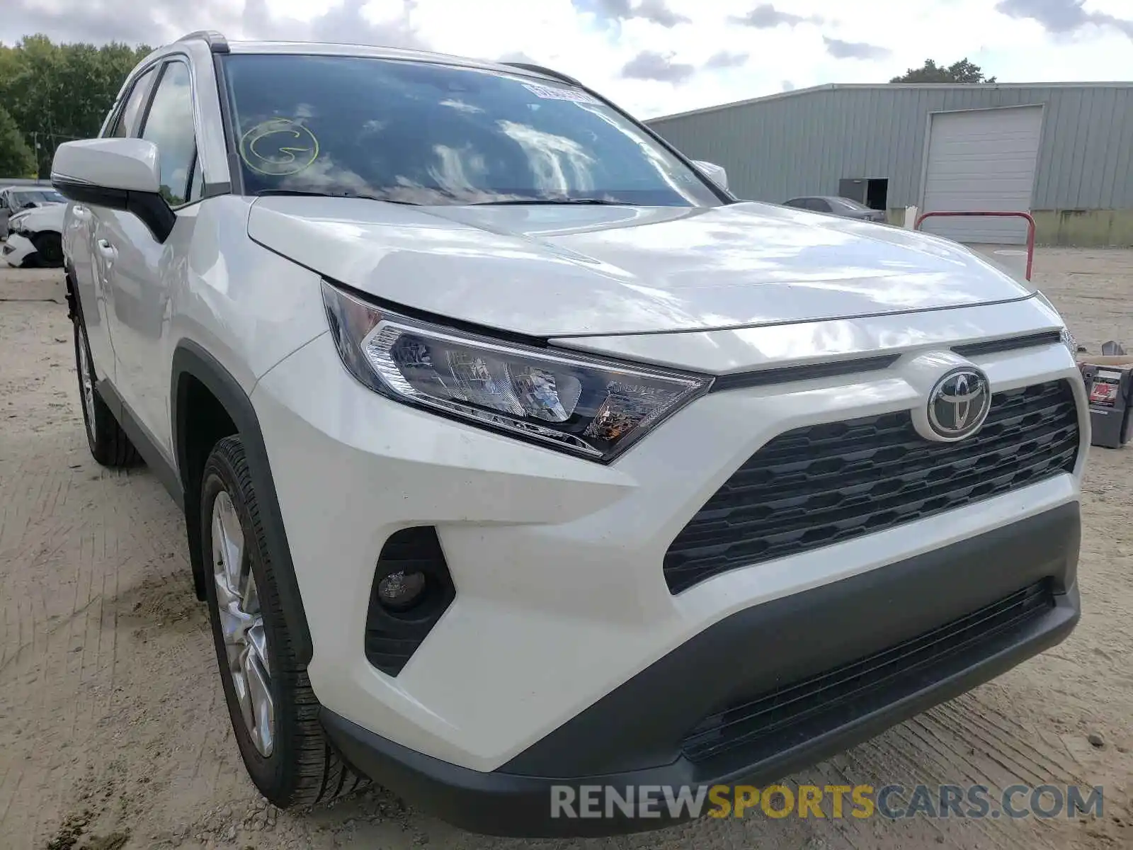 1 Photograph of a damaged car 2T3A1RFV4MW217139 TOYOTA RAV4 2021