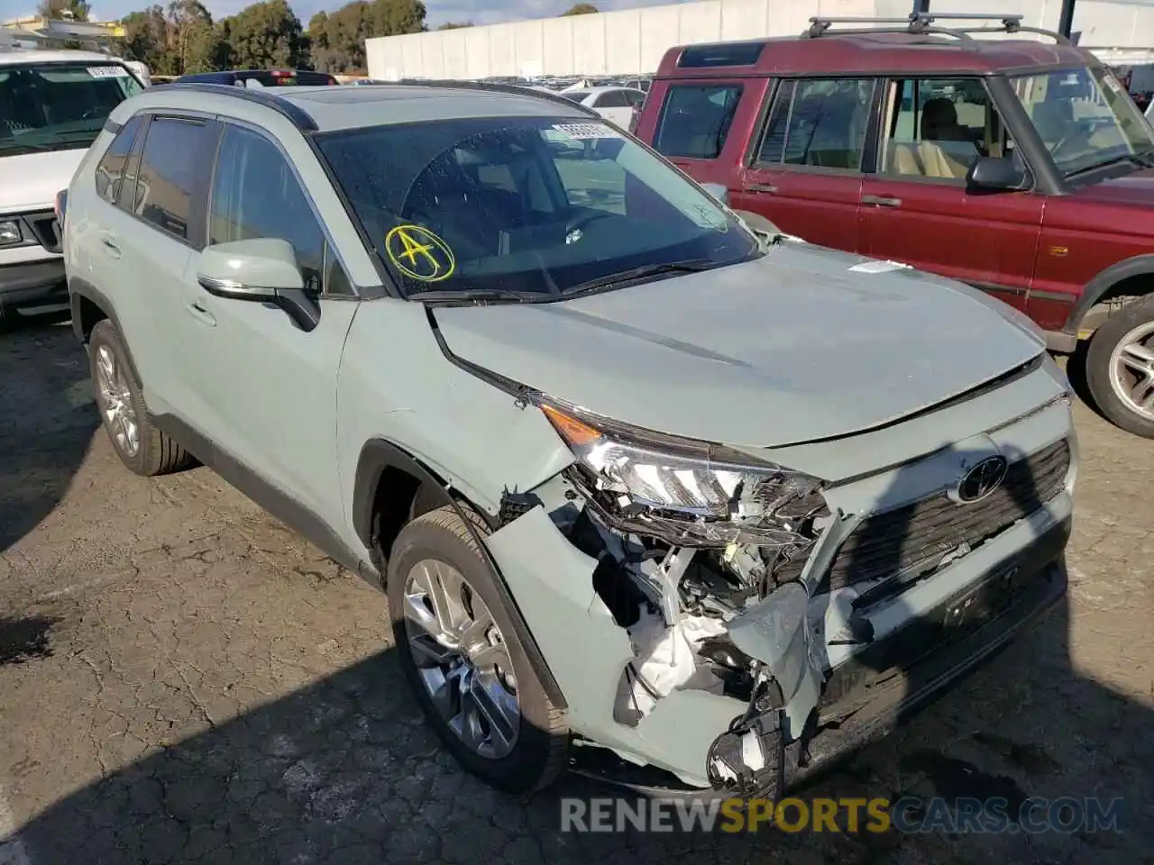 1 Photograph of a damaged car 2T3A1RFV4MW217934 TOYOTA RAV4 2021