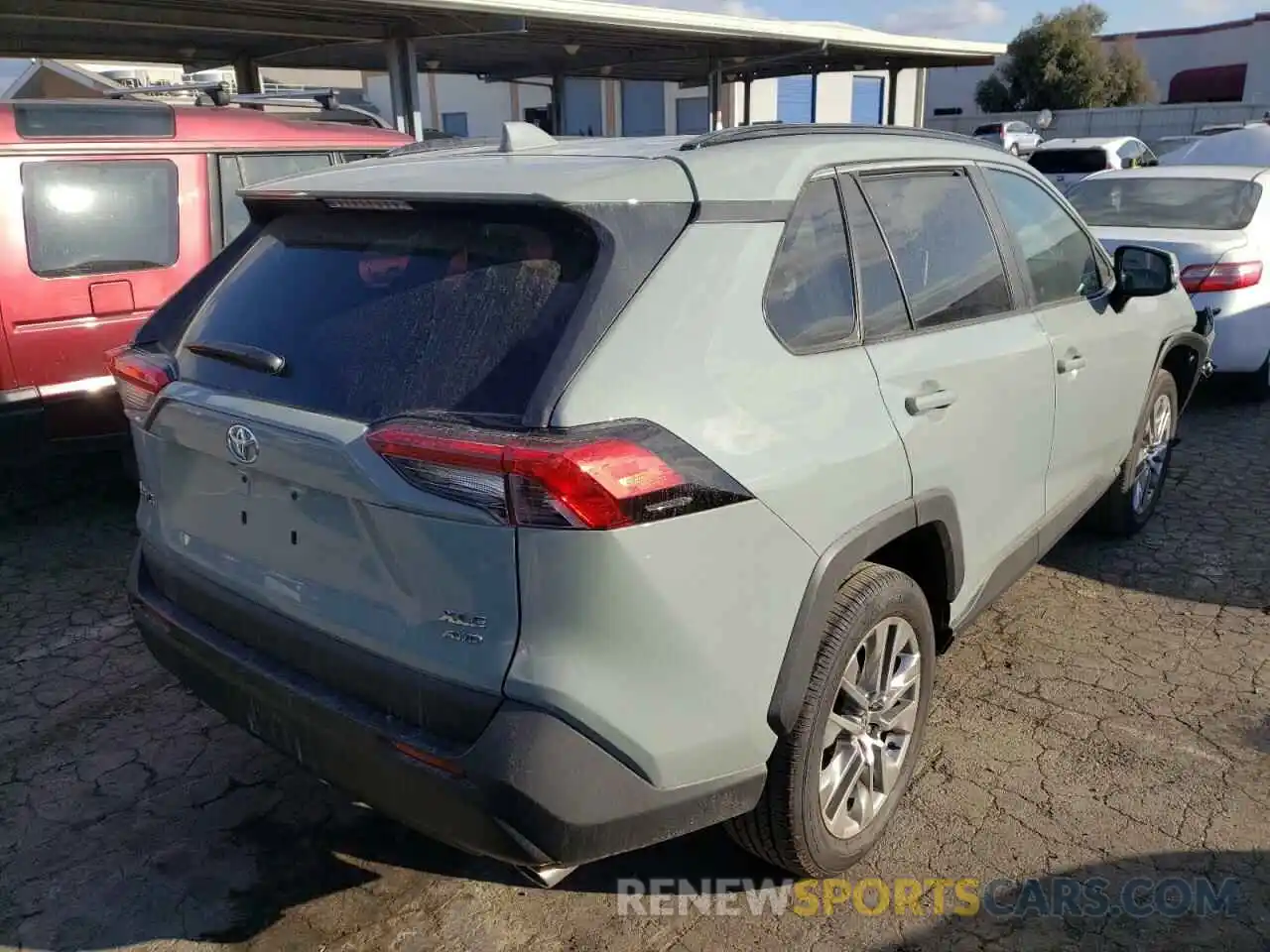 4 Photograph of a damaged car 2T3A1RFV4MW217934 TOYOTA RAV4 2021