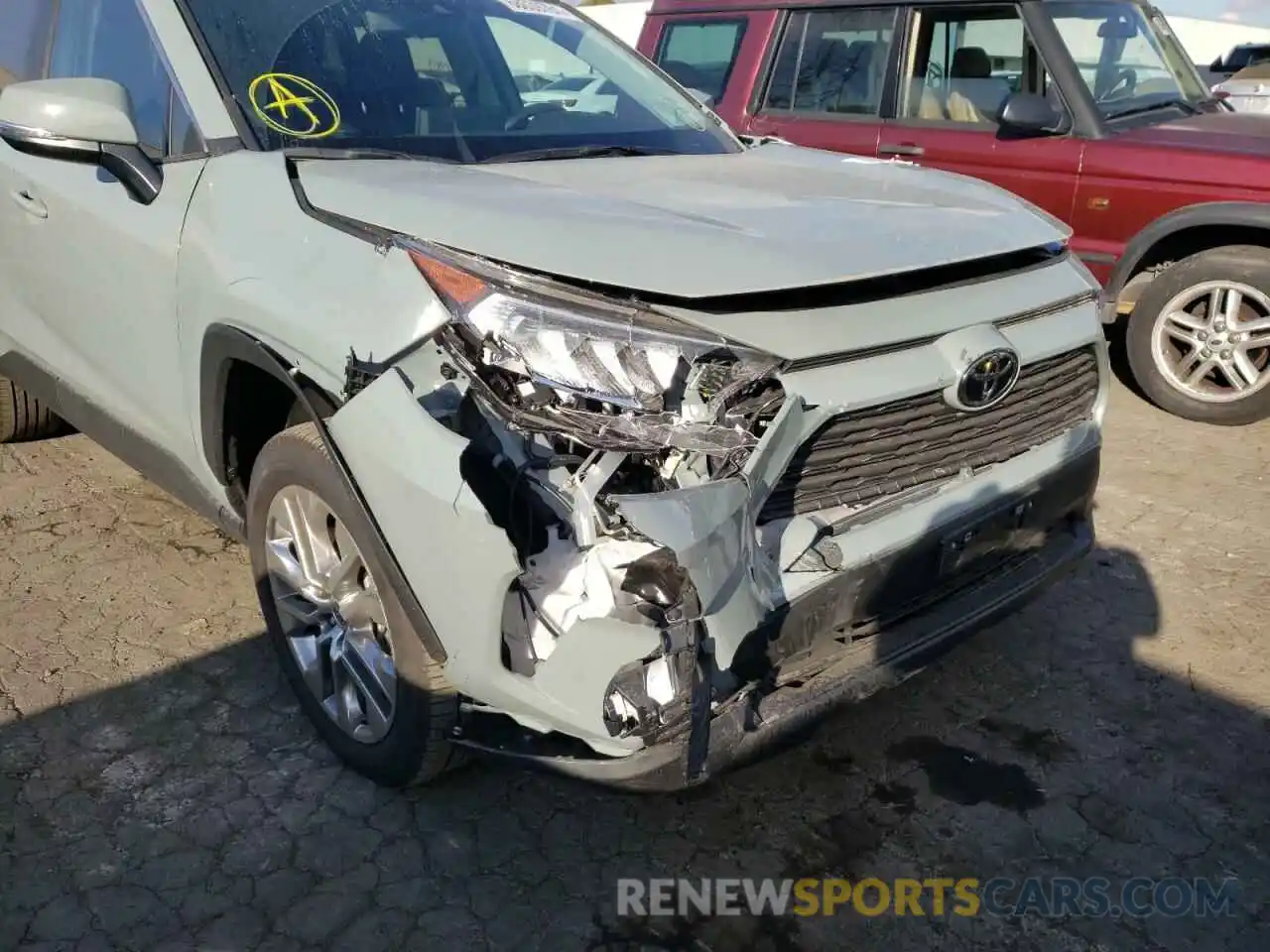 9 Photograph of a damaged car 2T3A1RFV4MW217934 TOYOTA RAV4 2021