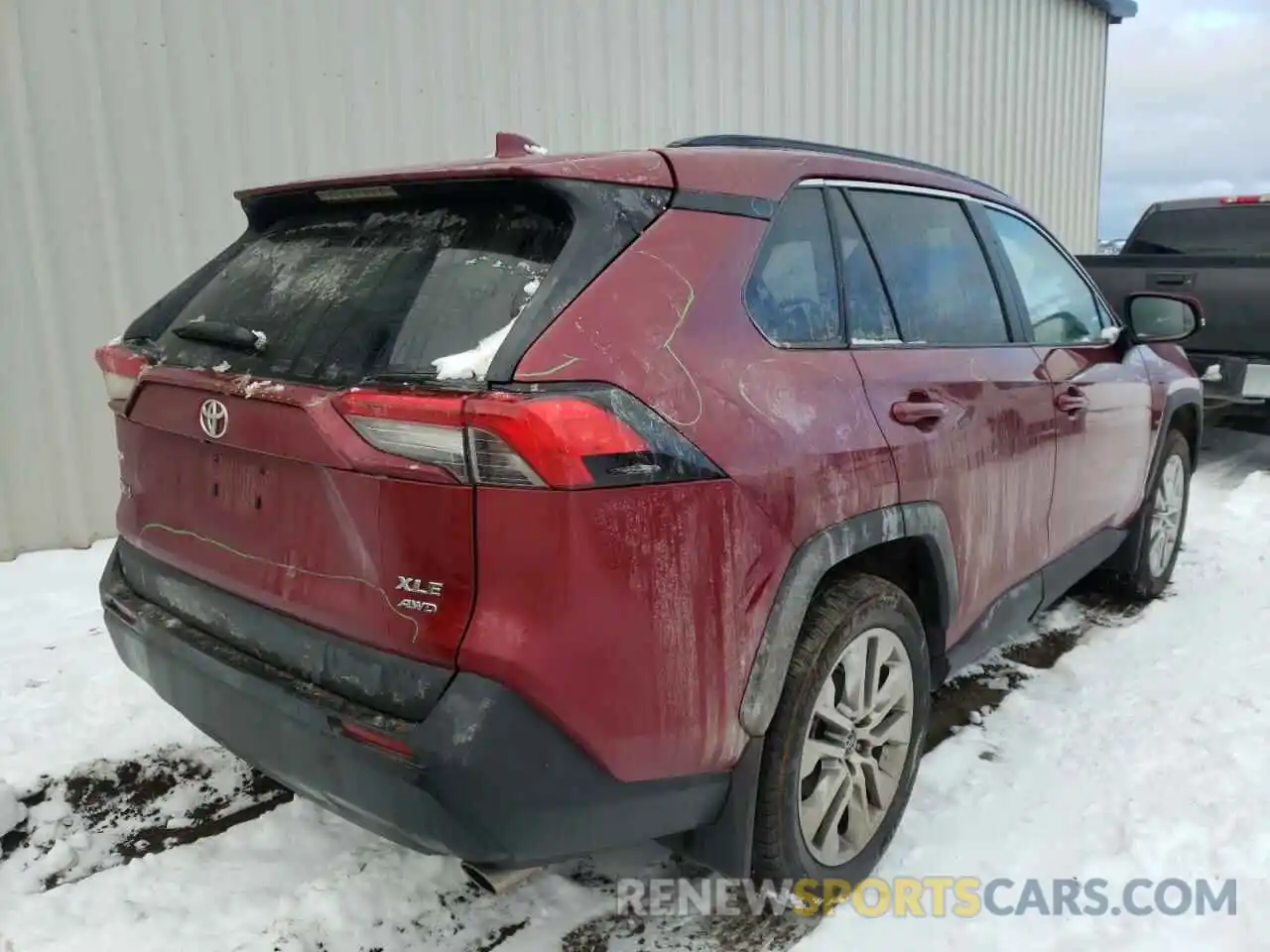 4 Photograph of a damaged car 2T3A1RFV5MW162684 TOYOTA RAV4 2021