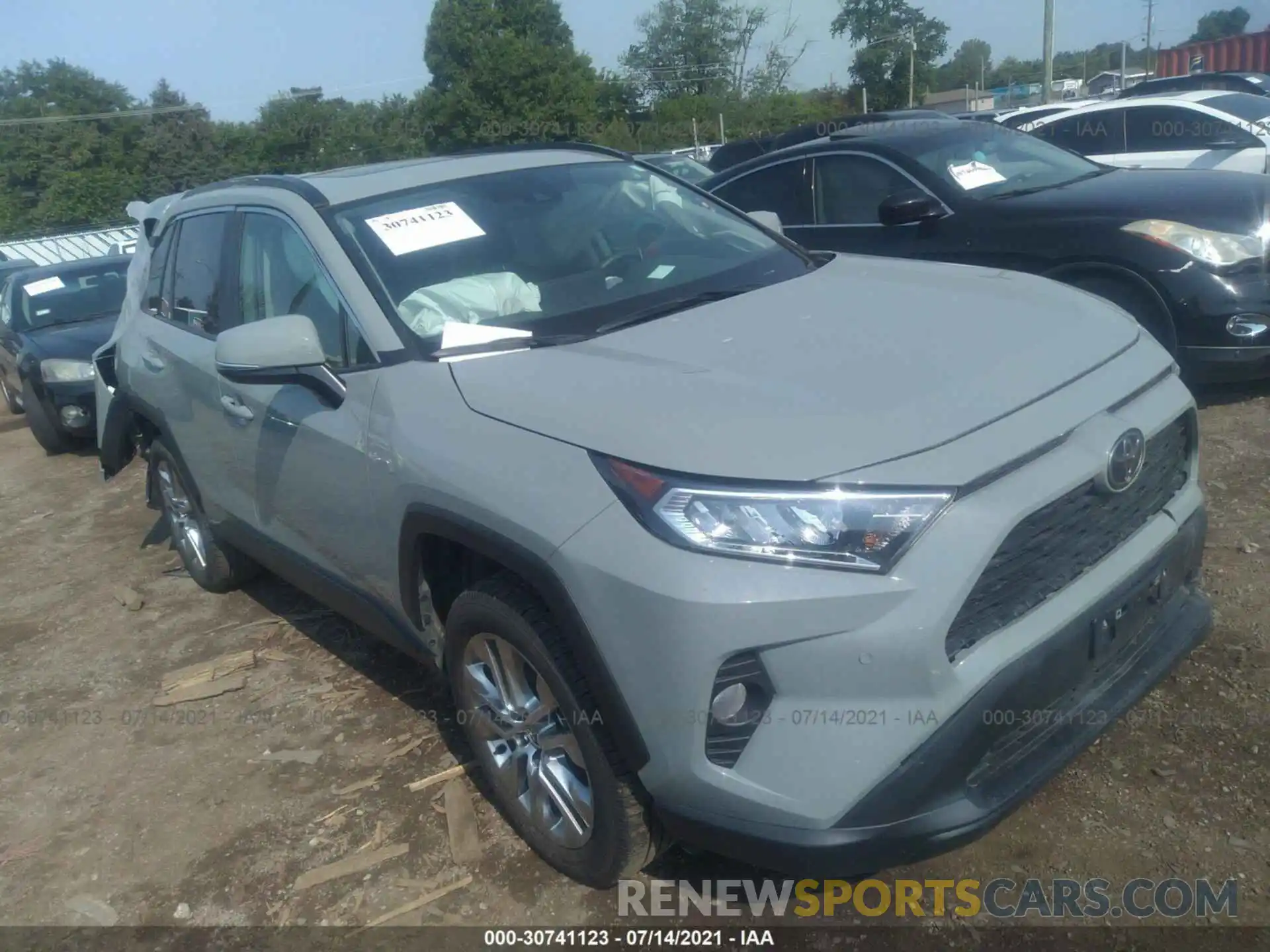 1 Photograph of a damaged car 2T3A1RFV5MW169859 TOYOTA RAV4 2021