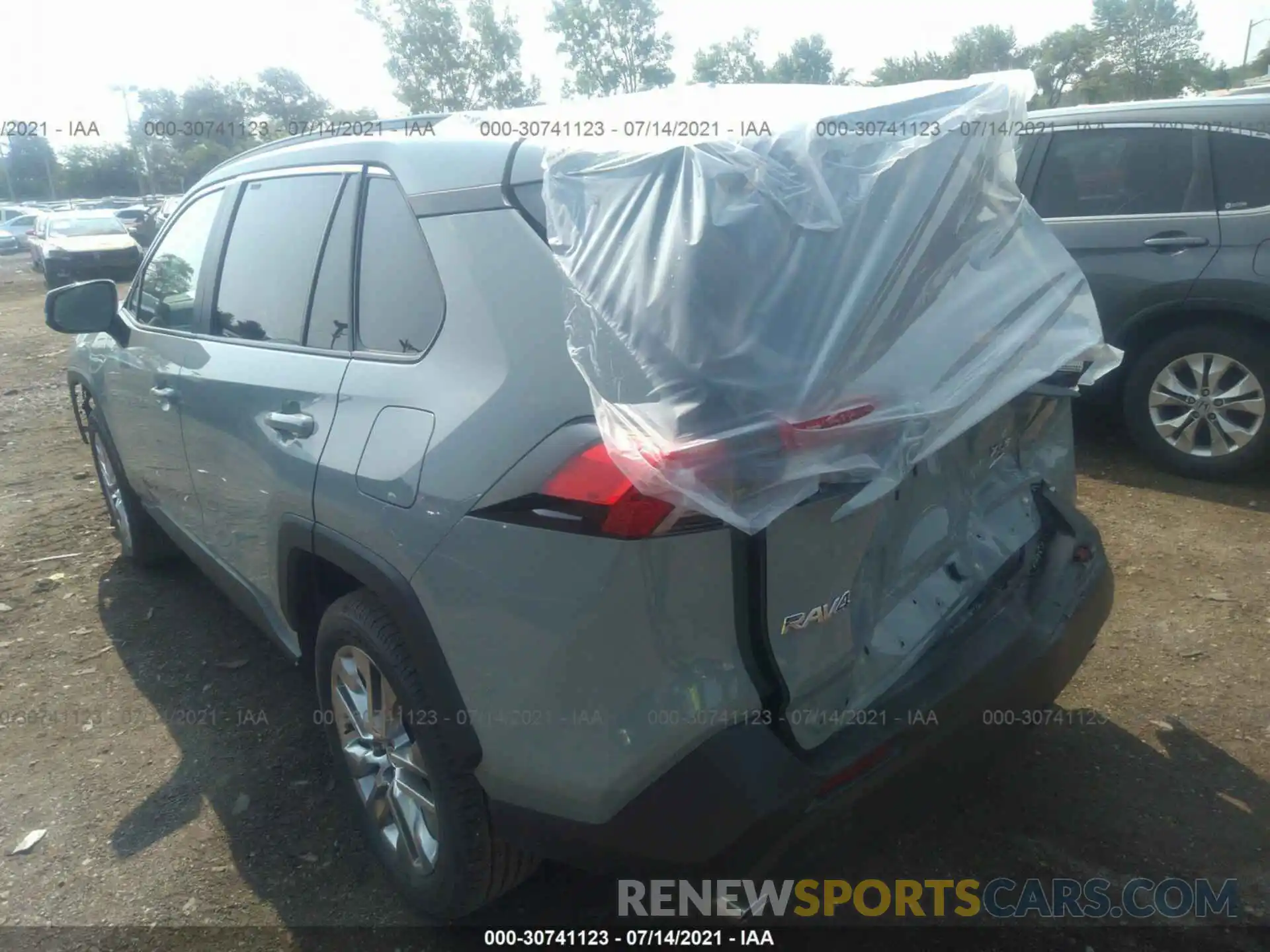 3 Photograph of a damaged car 2T3A1RFV5MW169859 TOYOTA RAV4 2021