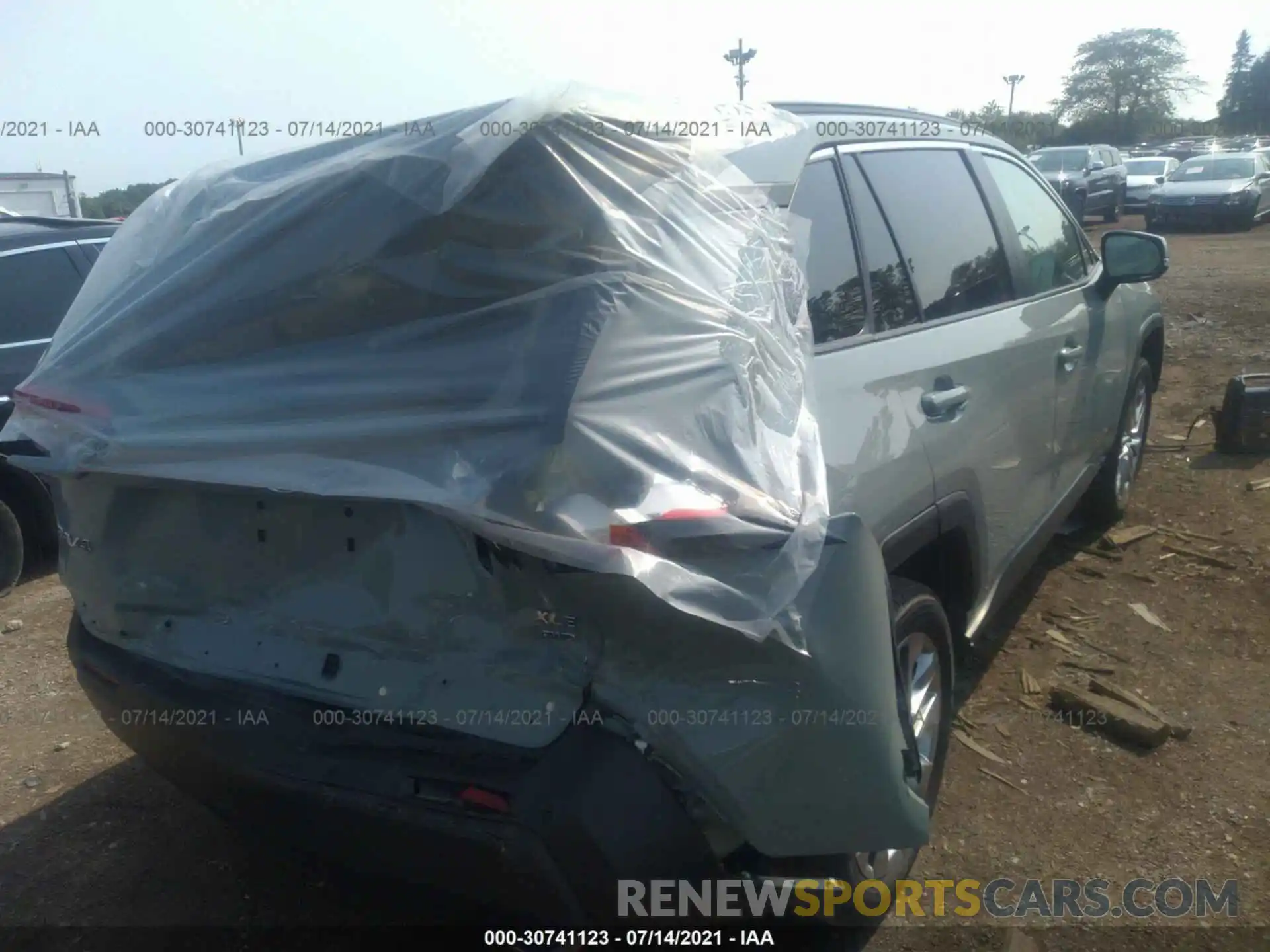 4 Photograph of a damaged car 2T3A1RFV5MW169859 TOYOTA RAV4 2021