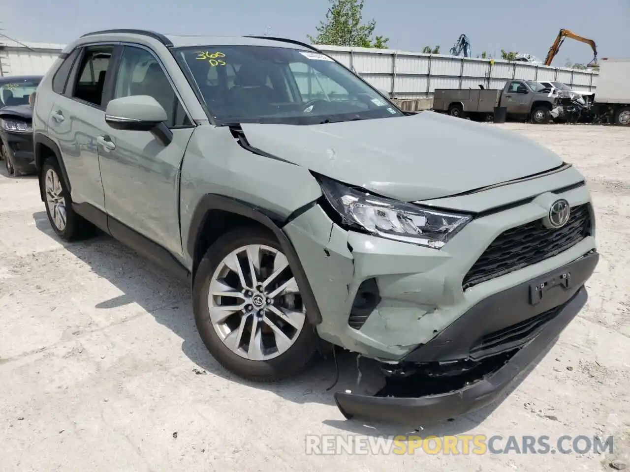 1 Photograph of a damaged car 2T3A1RFV5MW173149 TOYOTA RAV4 2021