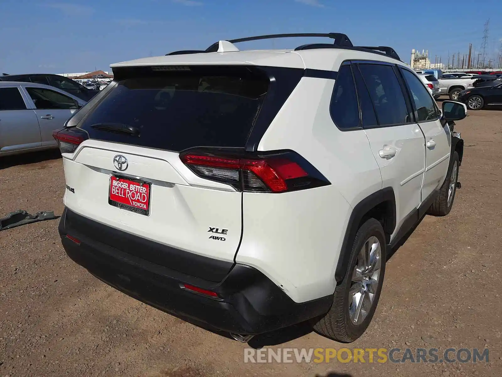 4 Photograph of a damaged car 2T3A1RFV5MW216954 TOYOTA RAV4 2021