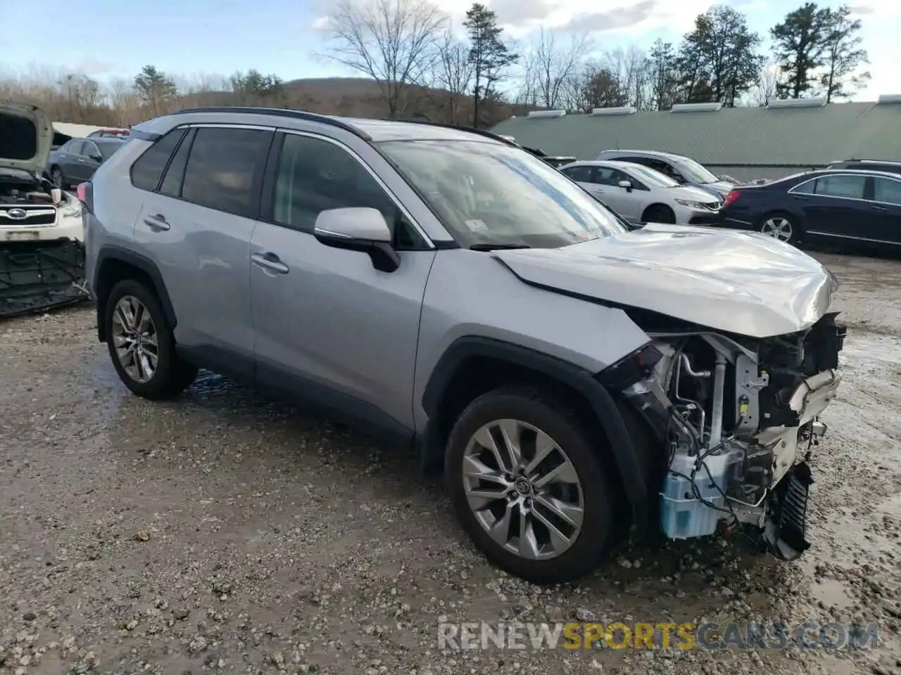 4 Photograph of a damaged car 2T3A1RFV6MW165514 TOYOTA RAV4 2021