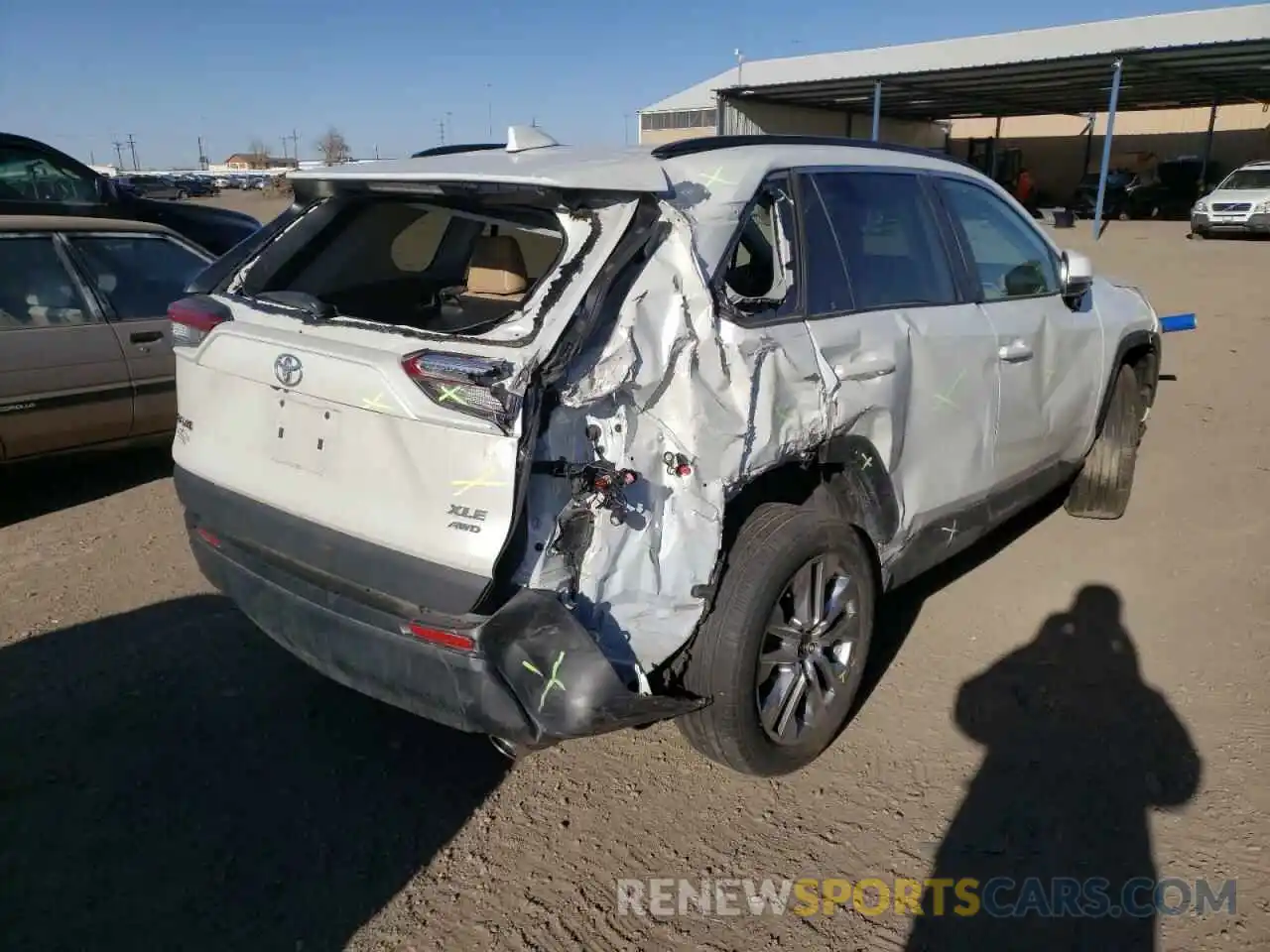 4 Photograph of a damaged car 2T3A1RFV6MW165741 TOYOTA RAV4 2021