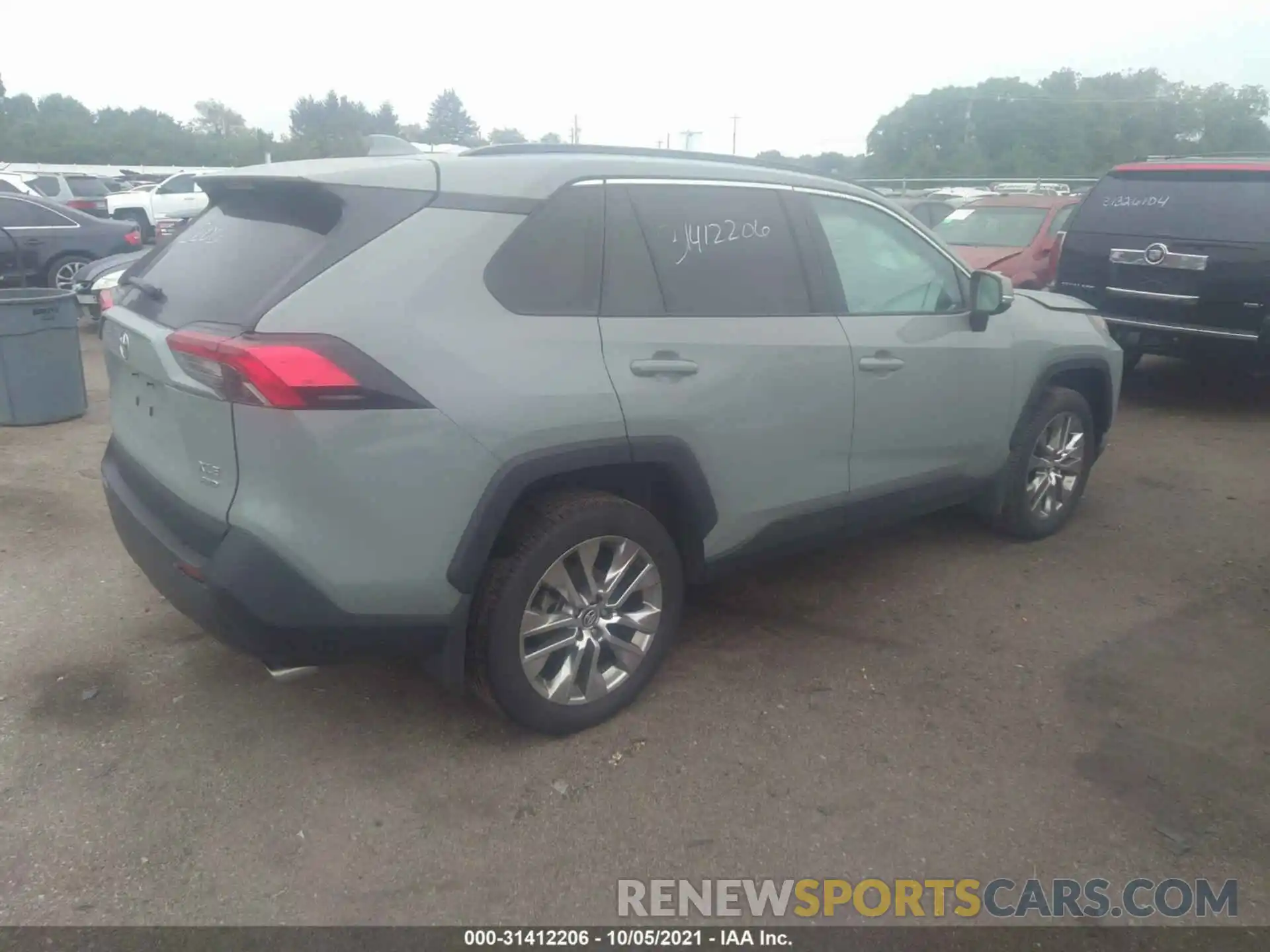 4 Photograph of a damaged car 2T3A1RFV6MW168025 TOYOTA RAV4 2021