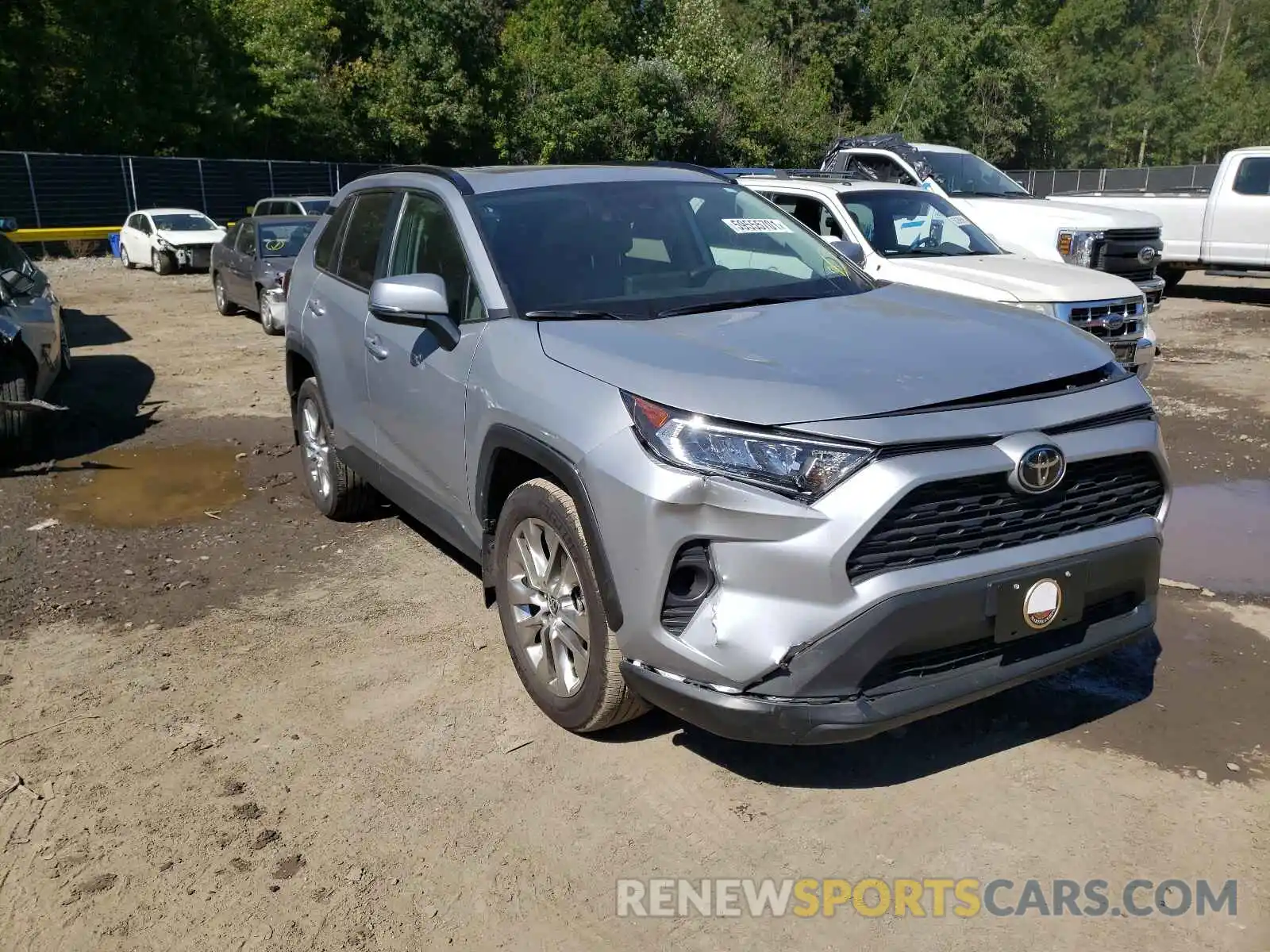 1 Photograph of a damaged car 2T3A1RFV6MW170499 TOYOTA RAV4 2021