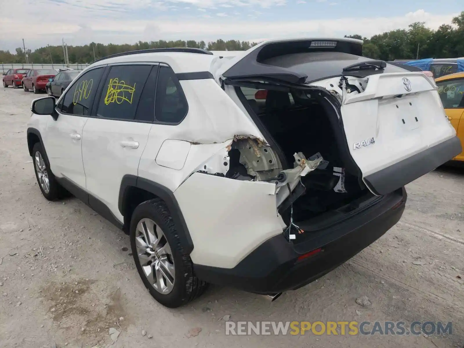 3 Photograph of a damaged car 2T3A1RFV6MW180417 TOYOTA RAV4 2021