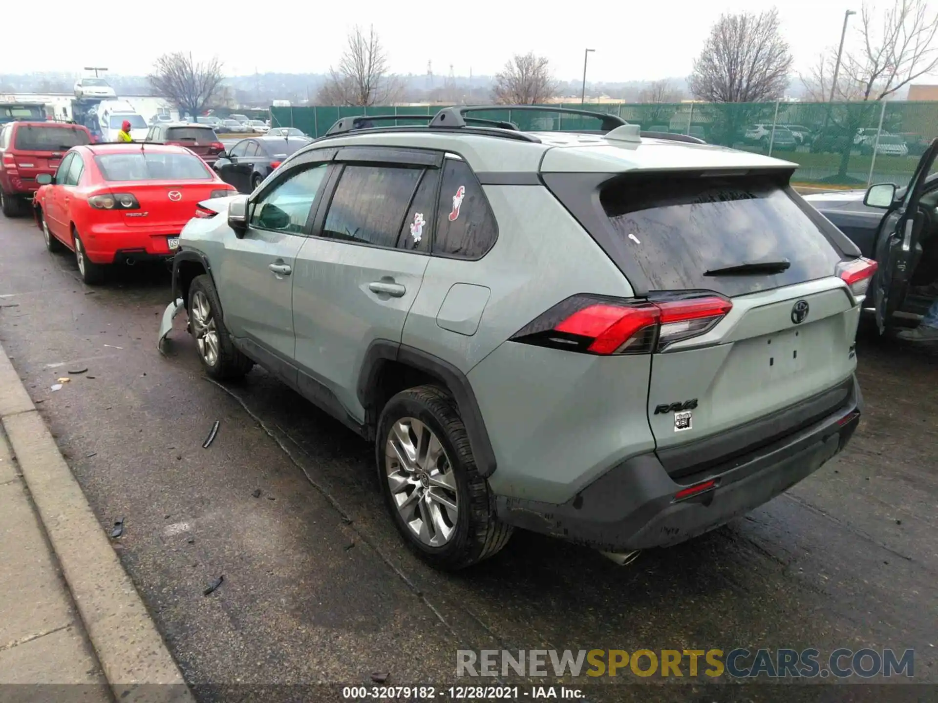 3 Photograph of a damaged car 2T3A1RFV6MW181471 TOYOTA RAV4 2021