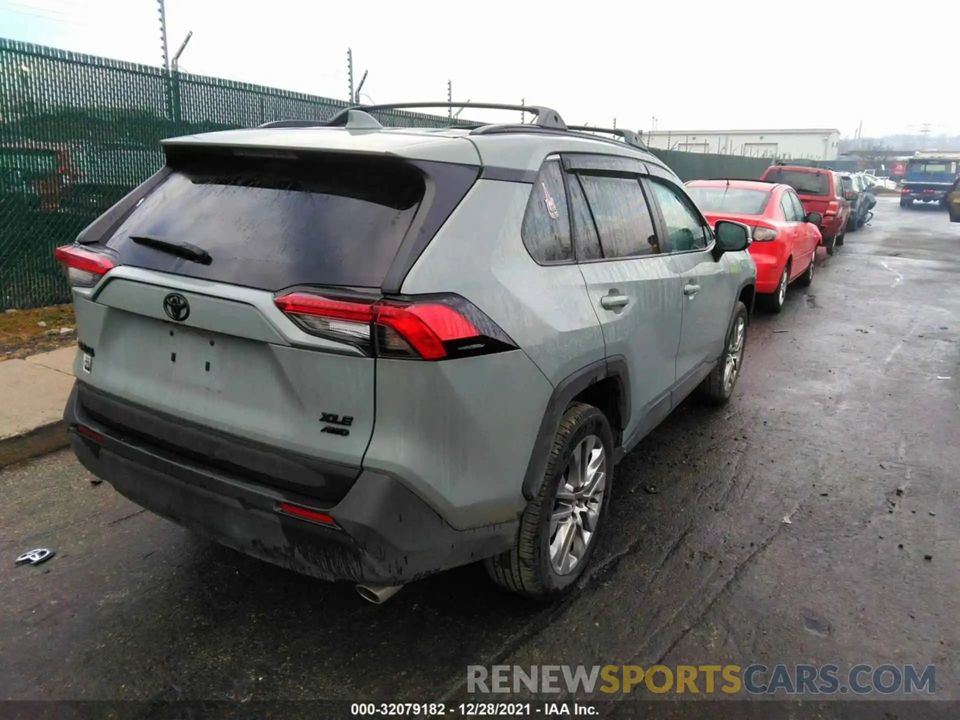 4 Photograph of a damaged car 2T3A1RFV6MW181471 TOYOTA RAV4 2021