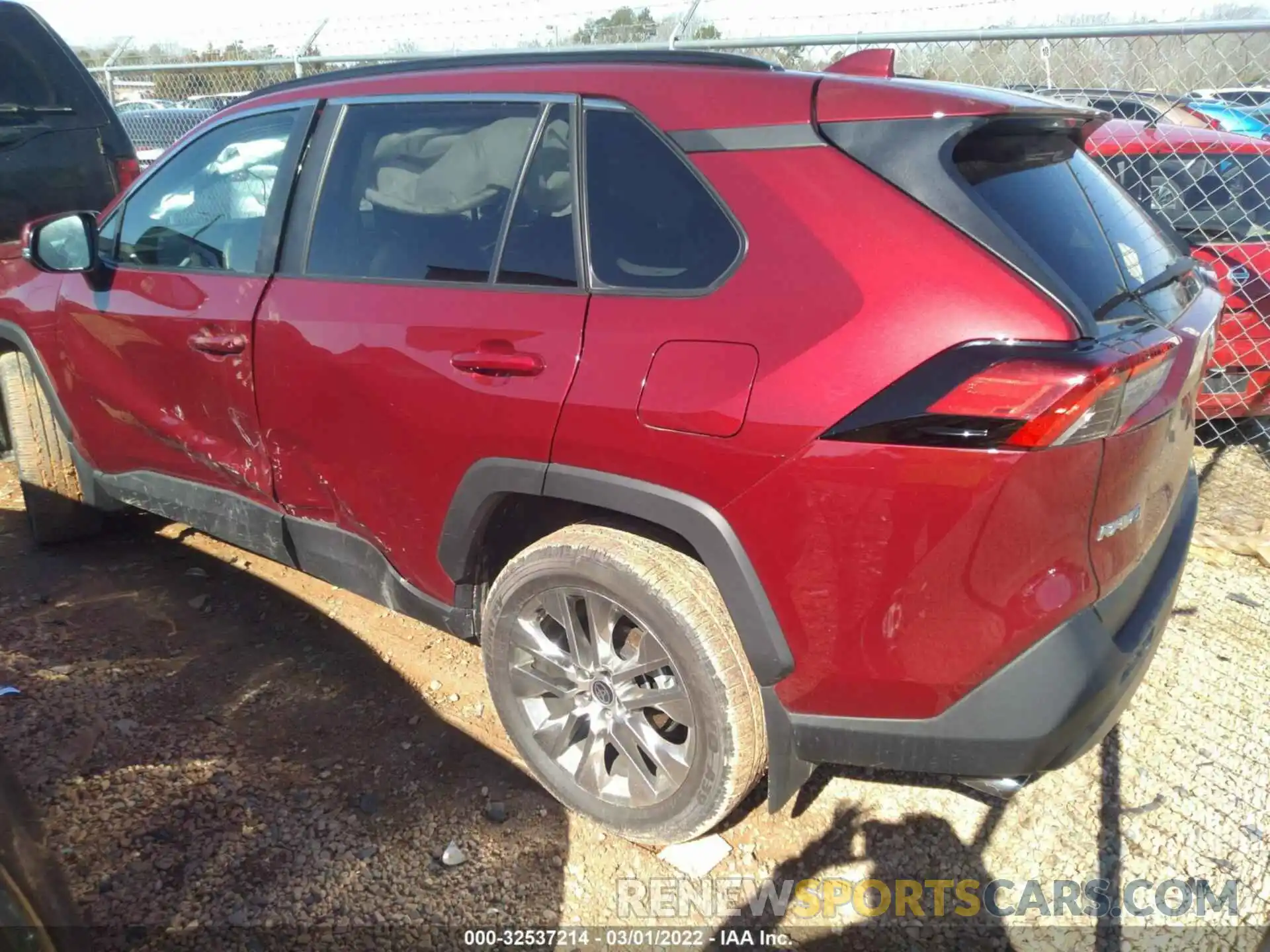 3 Photograph of a damaged car 2T3A1RFV6MW188470 TOYOTA RAV4 2021