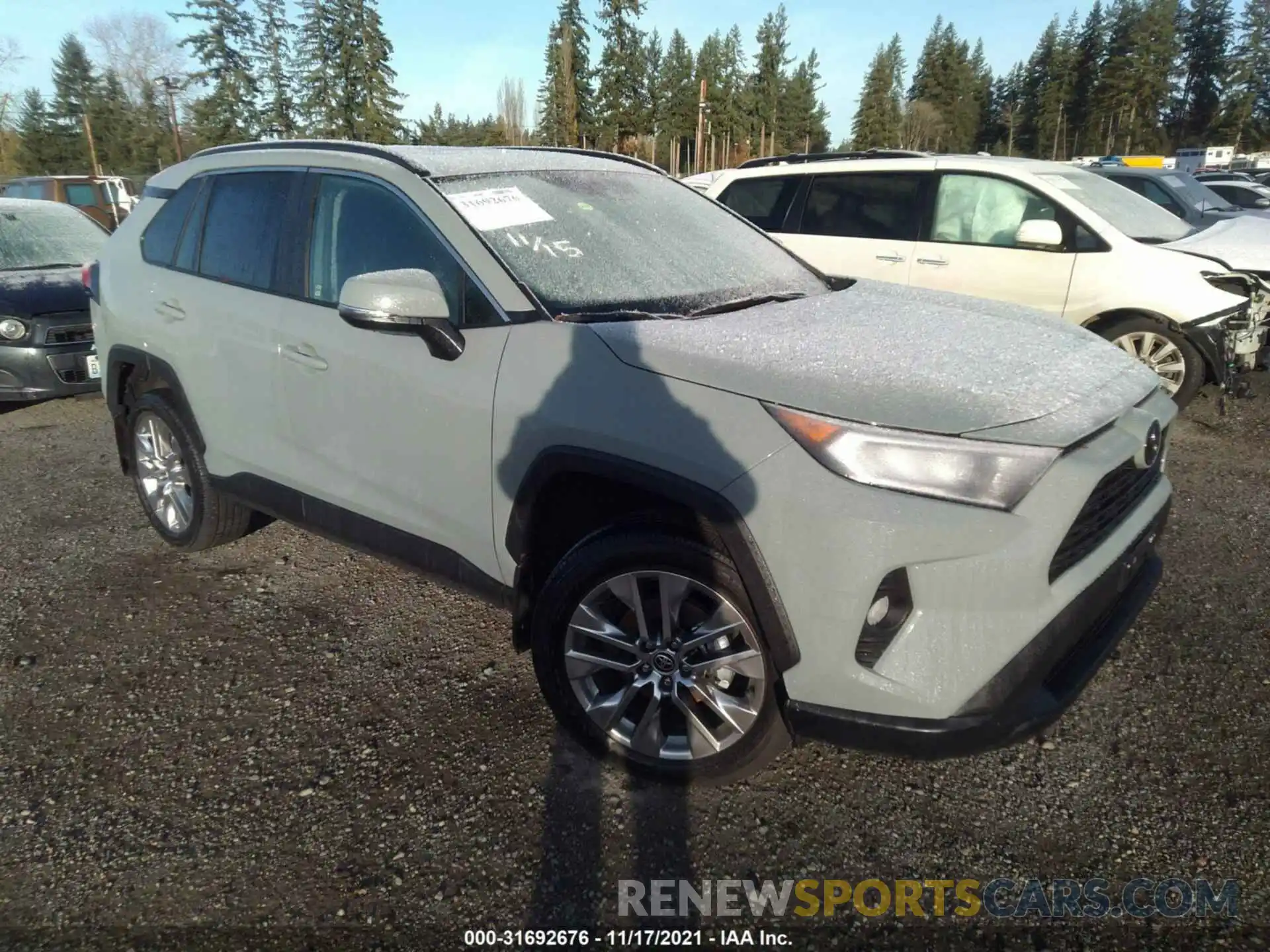 1 Photograph of a damaged car 2T3A1RFV6MW198982 TOYOTA RAV4 2021