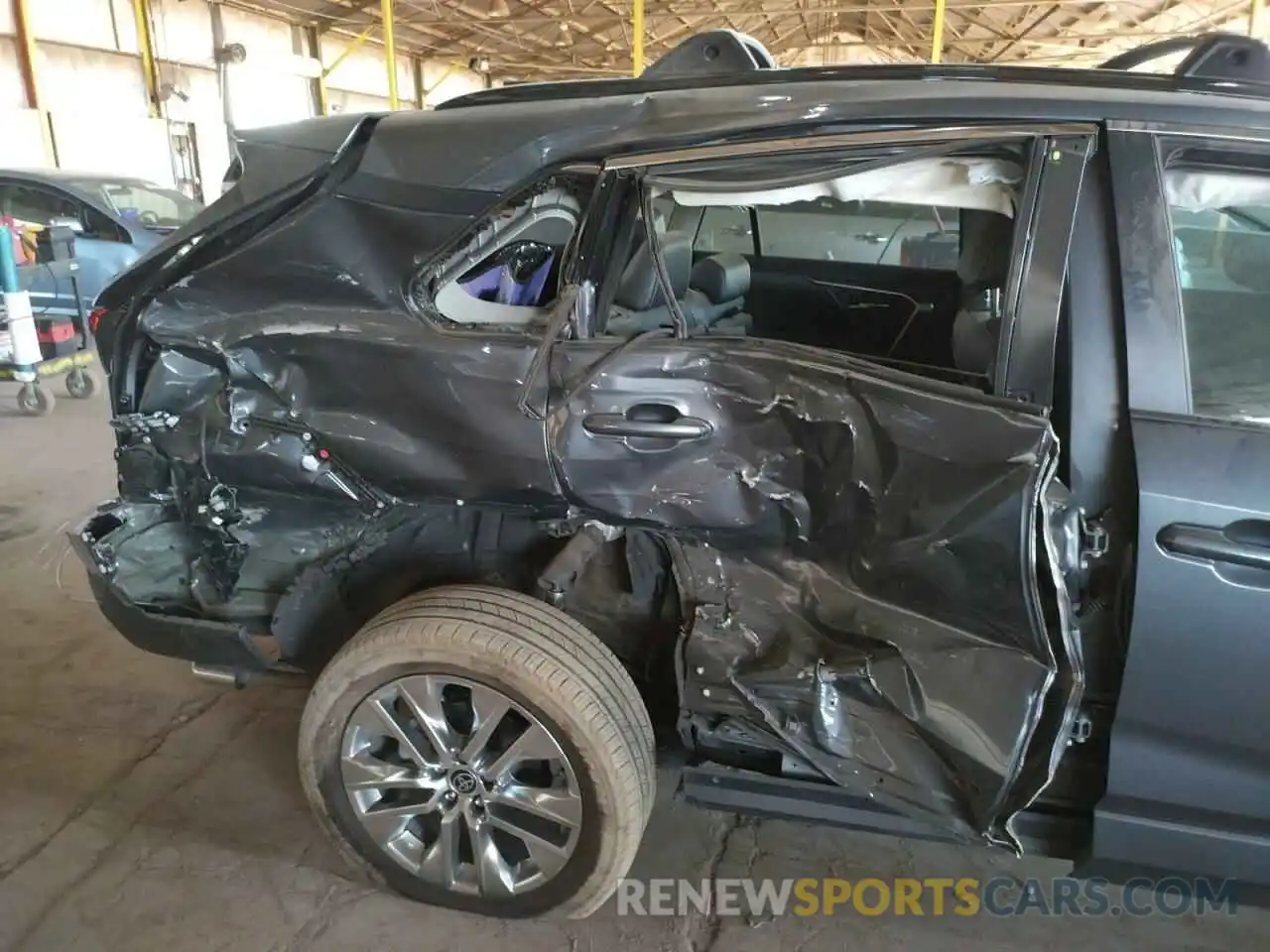 9 Photograph of a damaged car 2T3A1RFV6MW212721 TOYOTA RAV4 2021