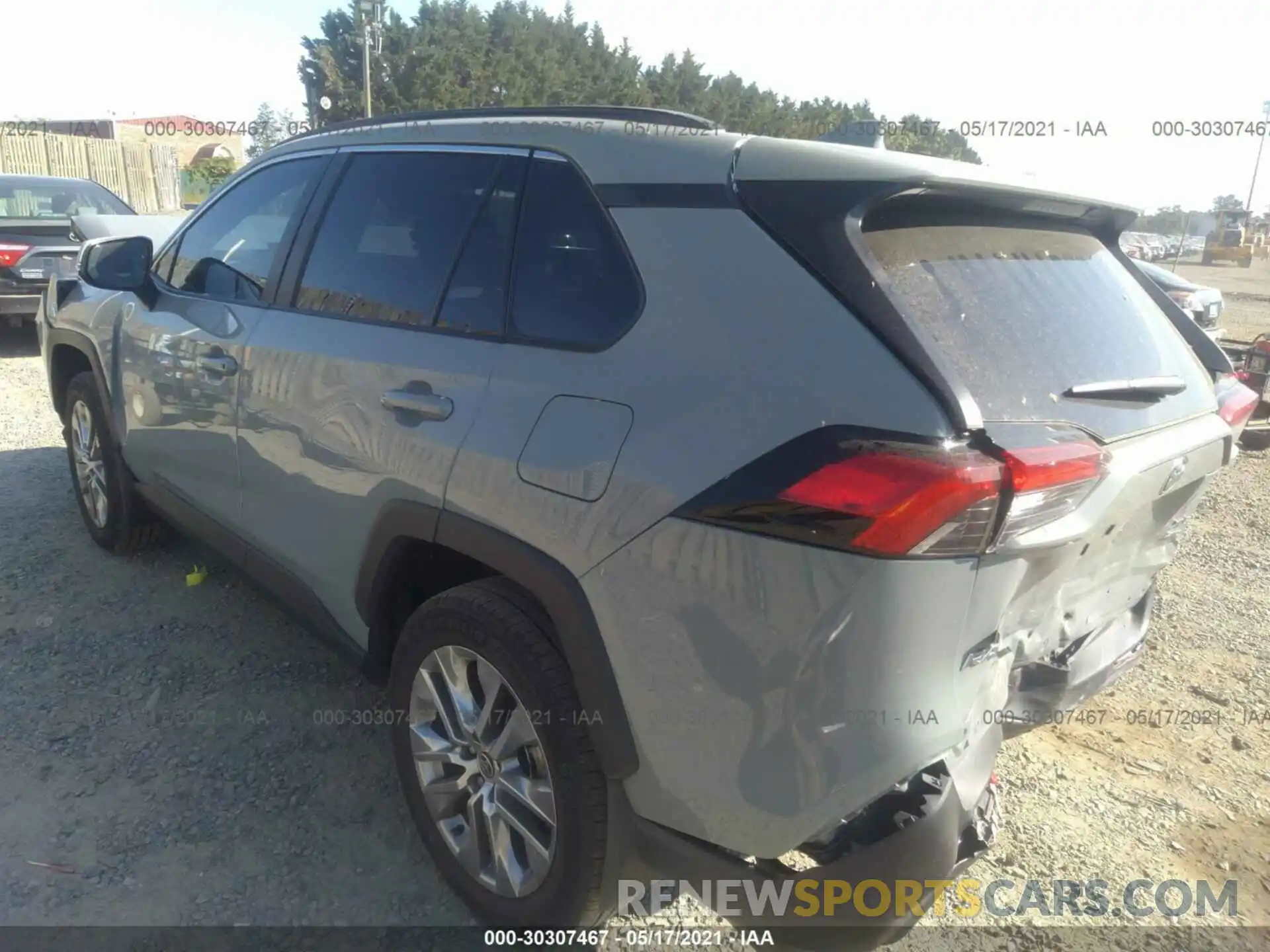 3 Photograph of a damaged car 2T3A1RFV7MW173136 TOYOTA RAV4 2021