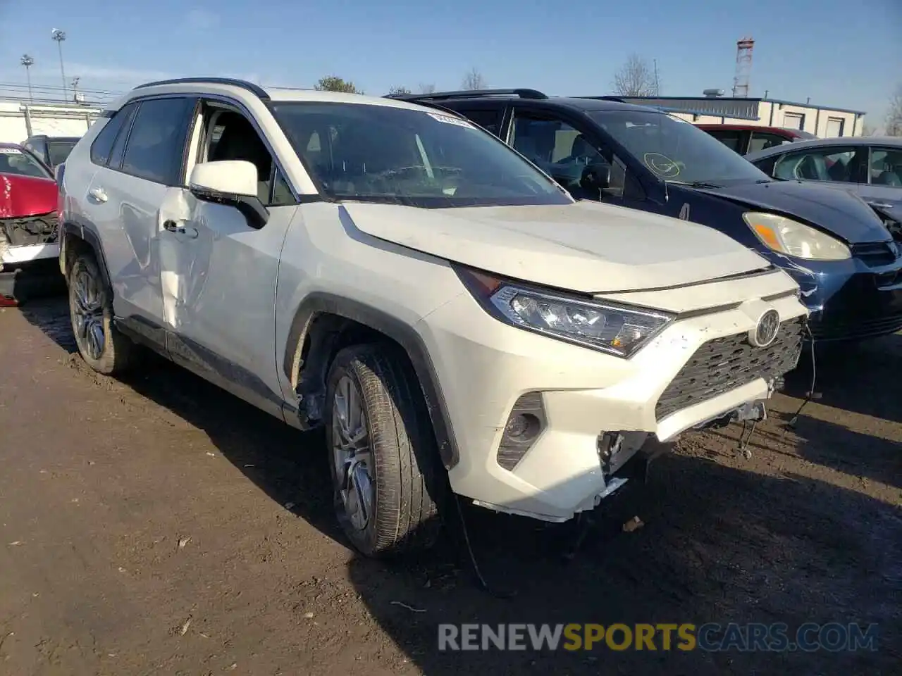 1 Photograph of a damaged car 2T3A1RFV7MW187585 TOYOTA RAV4 2021