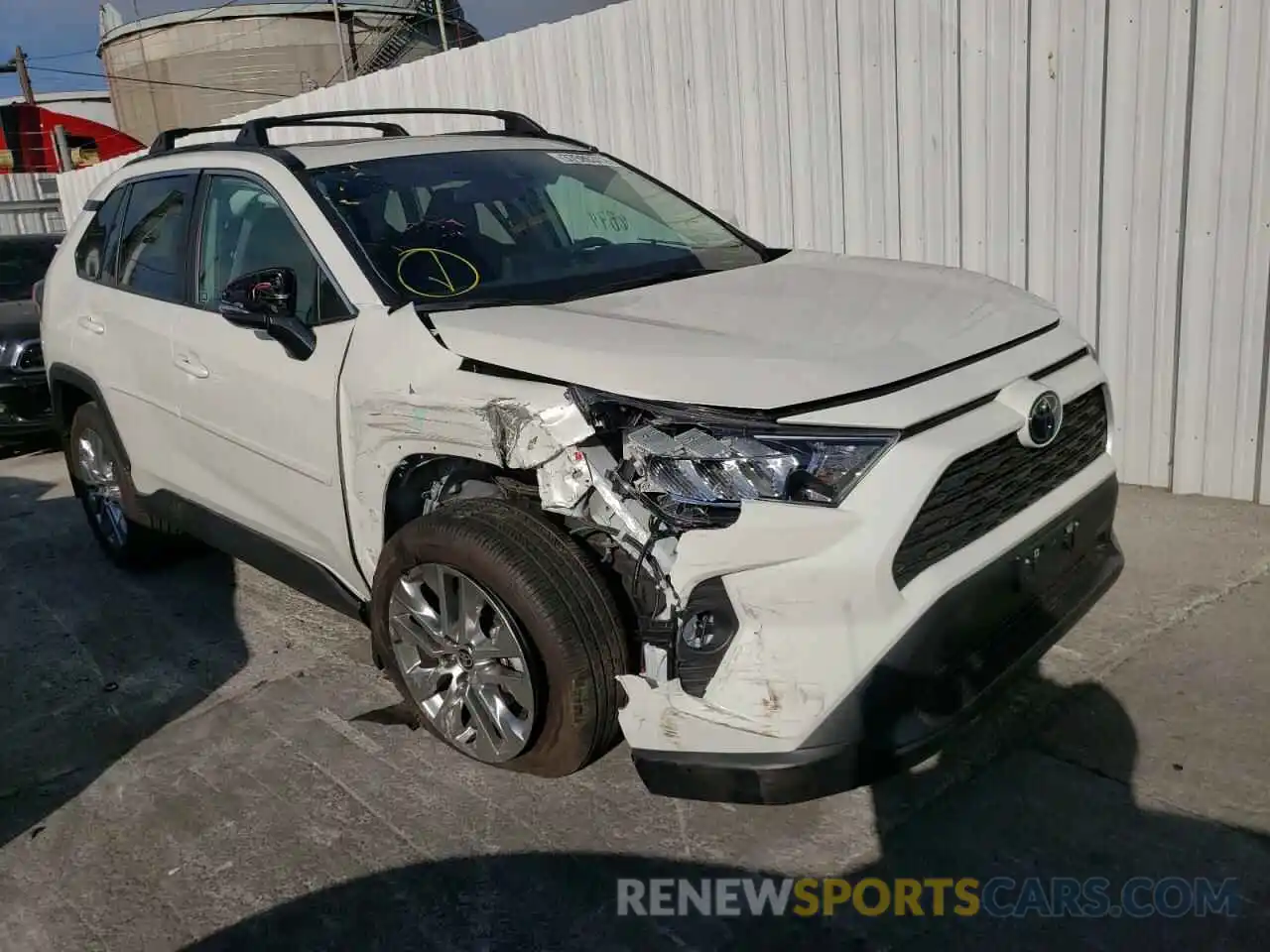 1 Photograph of a damaged car 2T3A1RFV7MW198988 TOYOTA RAV4 2021