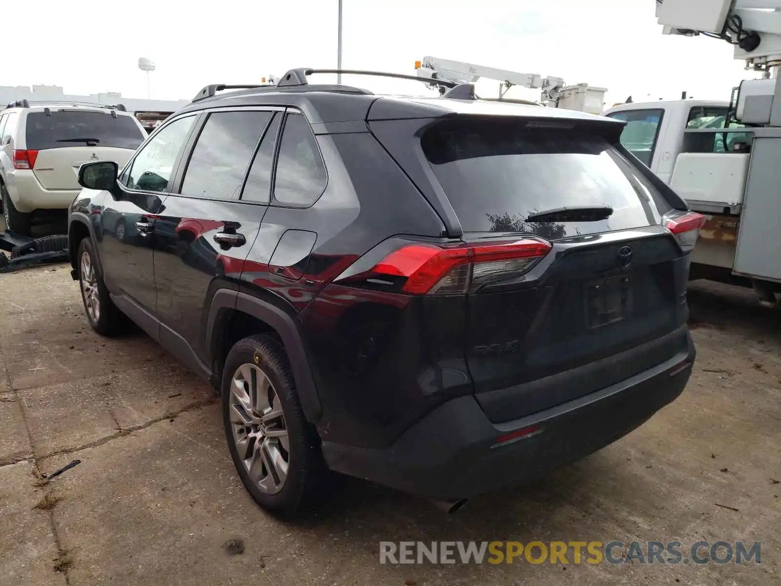 3 Photograph of a damaged car 2T3A1RFV8MC144276 TOYOTA RAV4 2021