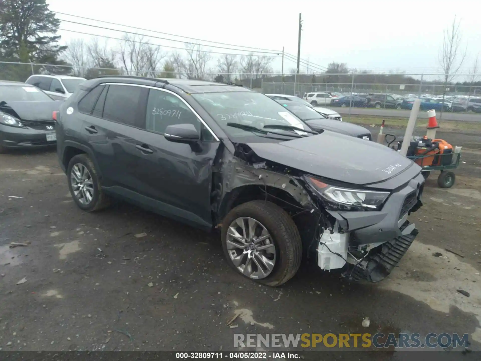 1 Photograph of a damaged car 2T3A1RFV8MC155584 TOYOTA RAV4 2021