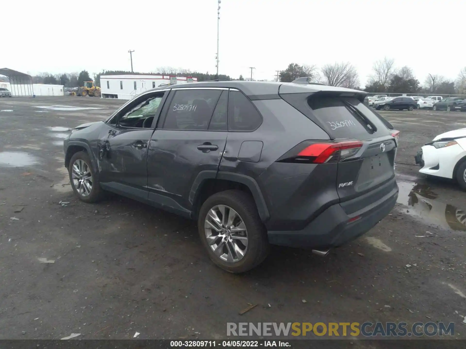 3 Photograph of a damaged car 2T3A1RFV8MC155584 TOYOTA RAV4 2021