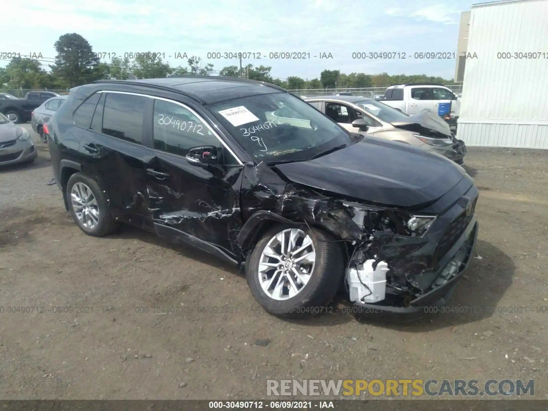 1 Photograph of a damaged car 2T3A1RFV8MC205707 TOYOTA RAV4 2021