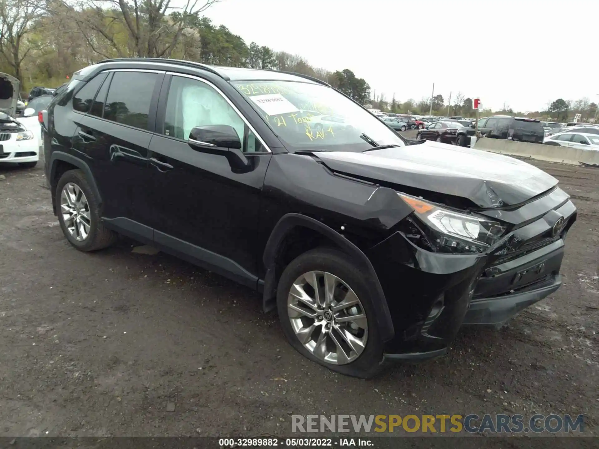 1 Photograph of a damaged car 2T3A1RFV8MC219705 TOYOTA RAV4 2021