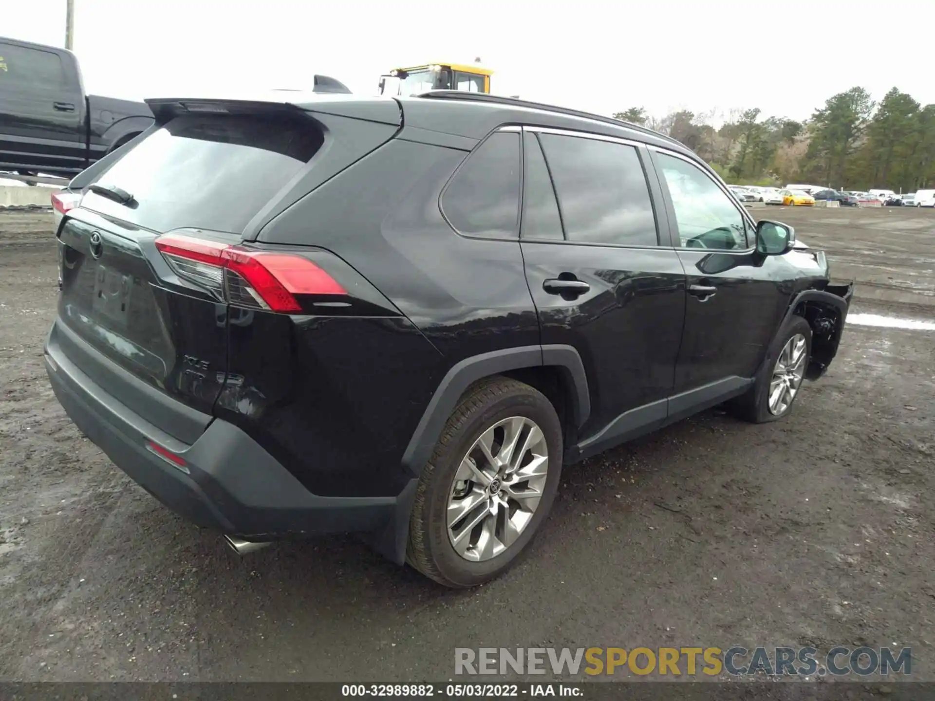 4 Photograph of a damaged car 2T3A1RFV8MC219705 TOYOTA RAV4 2021