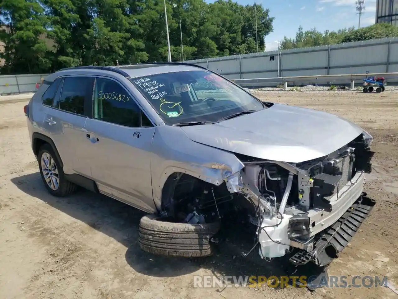 1 Photograph of a damaged car 2T3A1RFV8MC254891 TOYOTA RAV4 2021