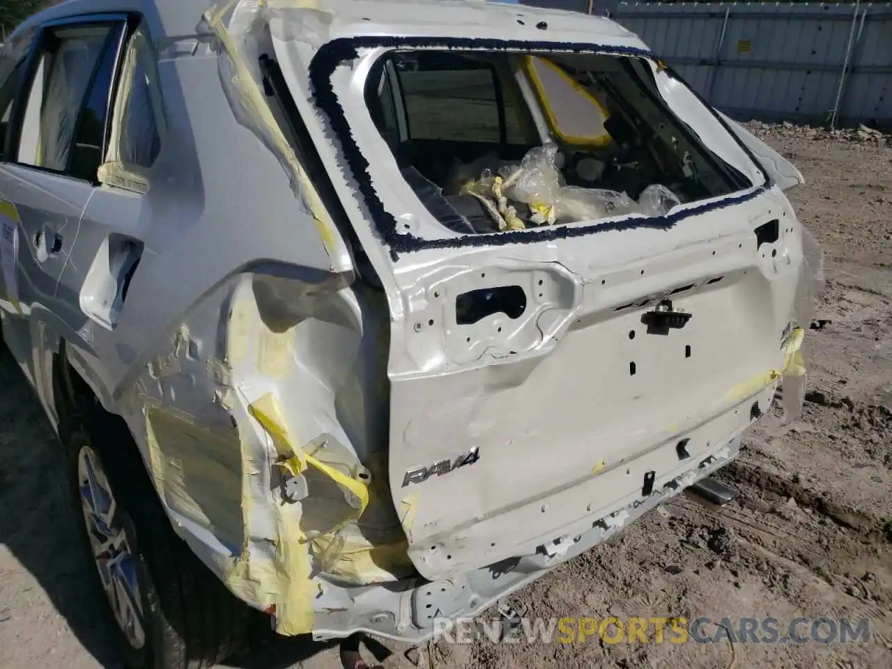 9 Photograph of a damaged car 2T3A1RFV8MW140789 TOYOTA RAV4 2021