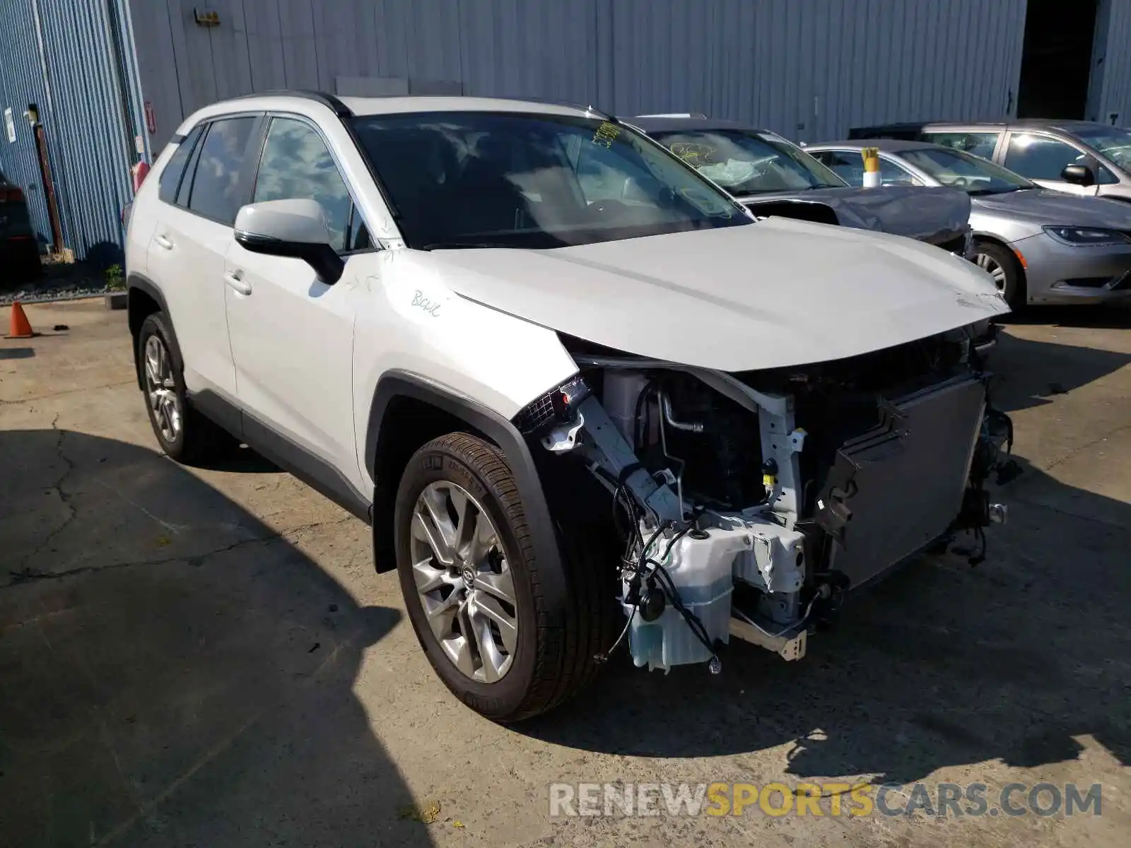 1 Photograph of a damaged car 2T3A1RFV8MW144793 TOYOTA RAV4 2021