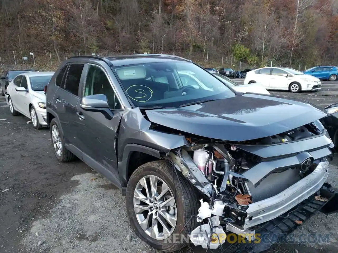 1 Photograph of a damaged car 2T3A1RFV8MW148715 TOYOTA RAV4 2021