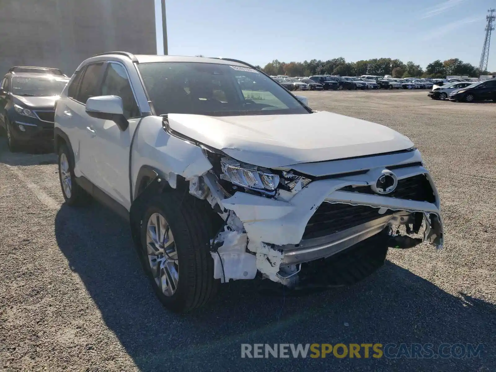 1 Photograph of a damaged car 2T3A1RFV8MW170407 TOYOTA RAV4 2021