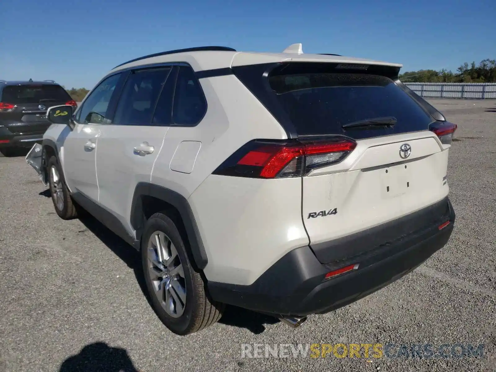 3 Photograph of a damaged car 2T3A1RFV8MW170407 TOYOTA RAV4 2021