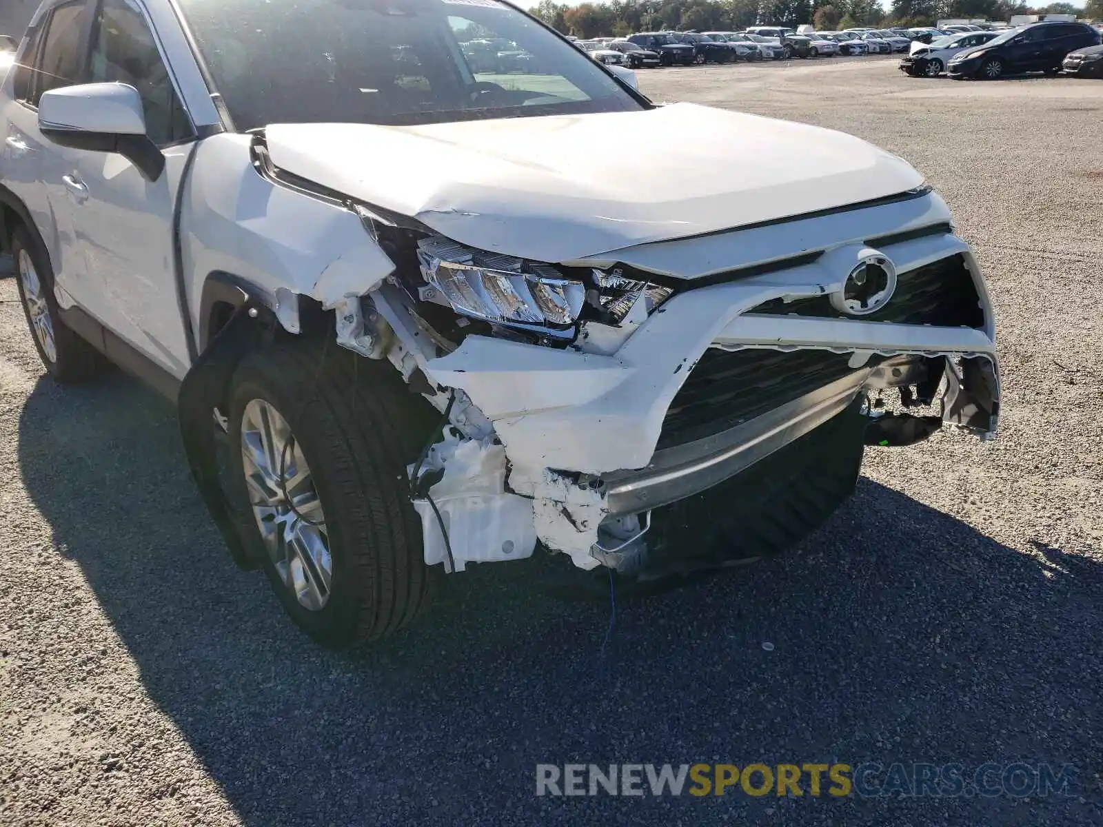 9 Photograph of a damaged car 2T3A1RFV8MW170407 TOYOTA RAV4 2021