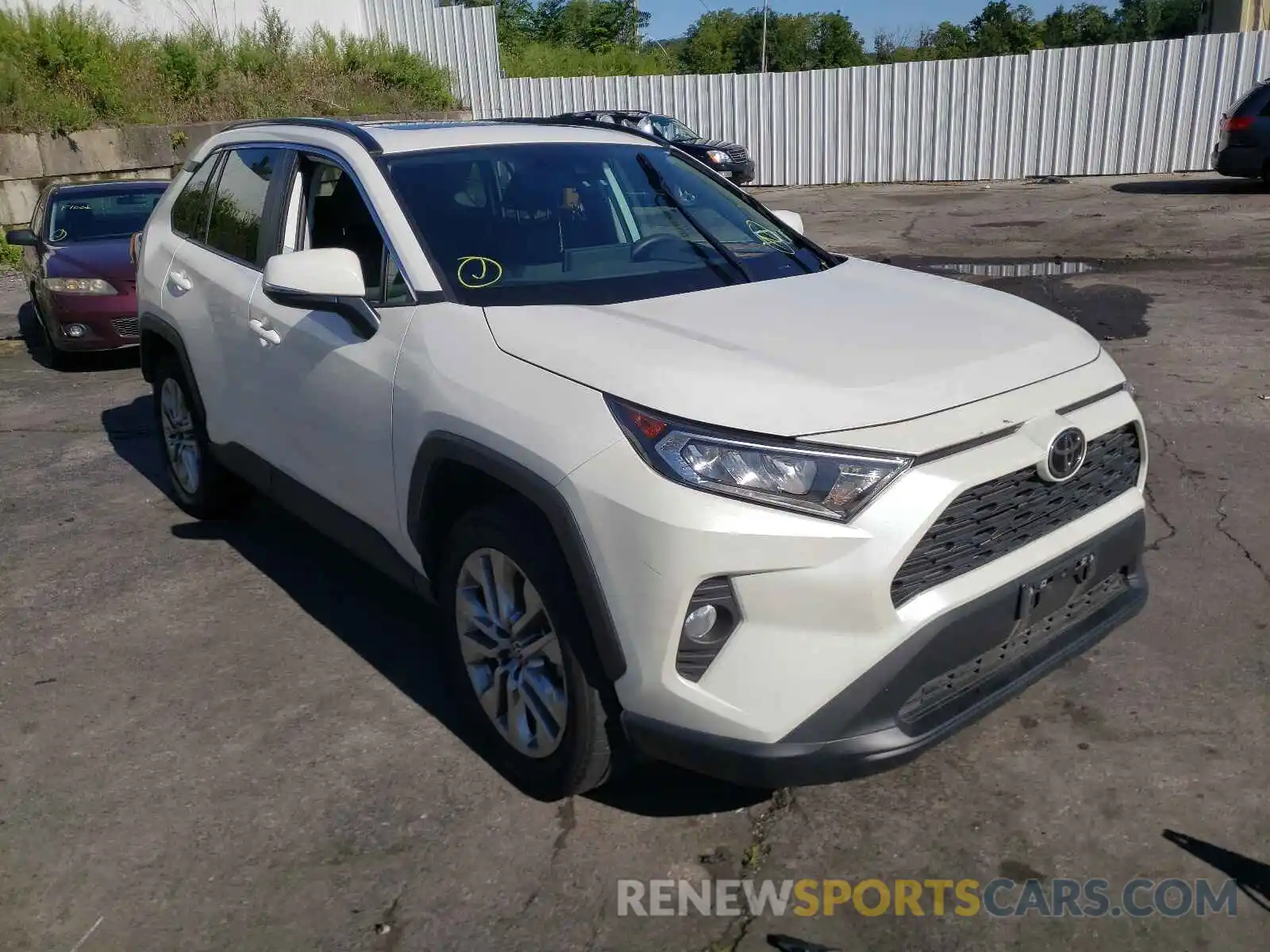 1 Фотография поврежденного автомобиля 2T3A1RFV8MW176045 TOYOTA RAV4 2021