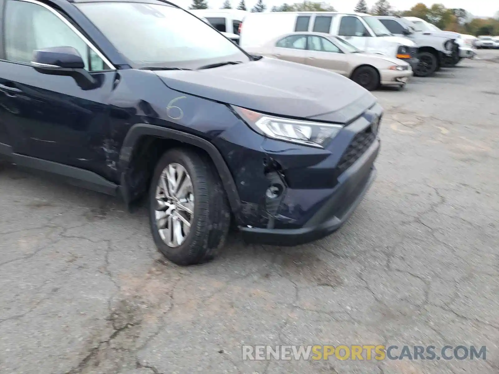 9 Photograph of a damaged car 2T3A1RFV8MW181696 TOYOTA RAV4 2021