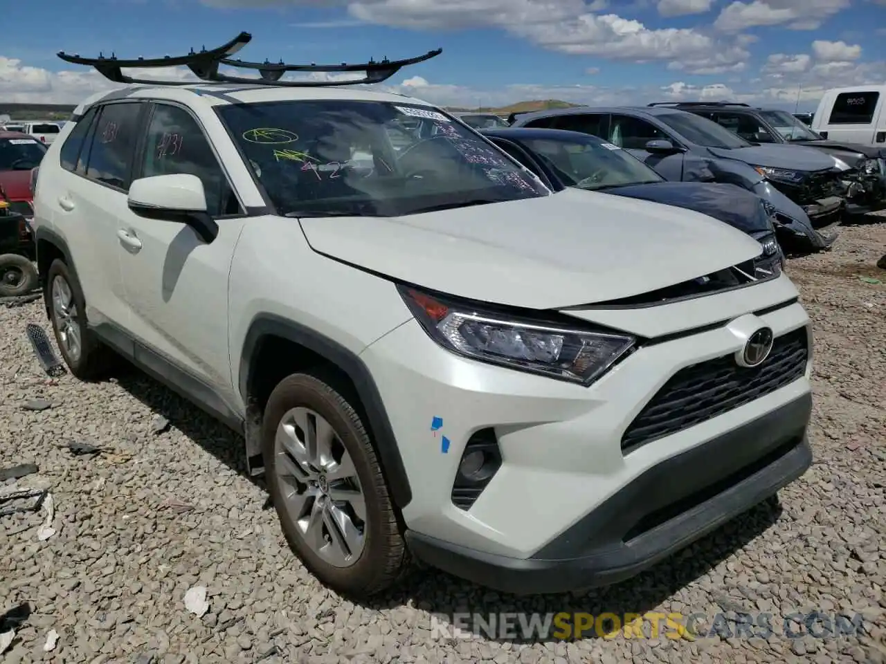 1 Photograph of a damaged car 2T3A1RFV8MW230671 TOYOTA RAV4 2021