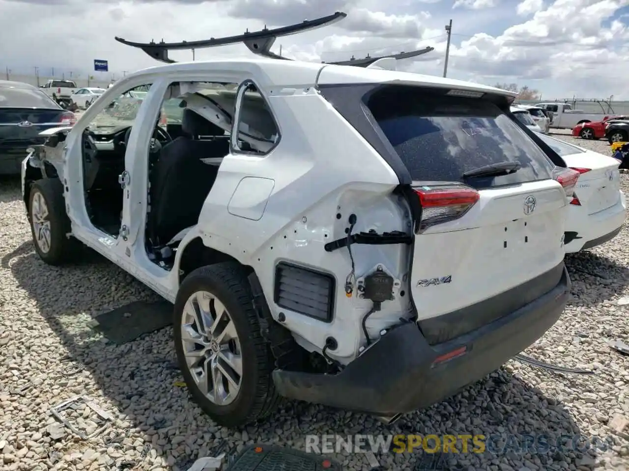 3 Photograph of a damaged car 2T3A1RFV8MW230671 TOYOTA RAV4 2021