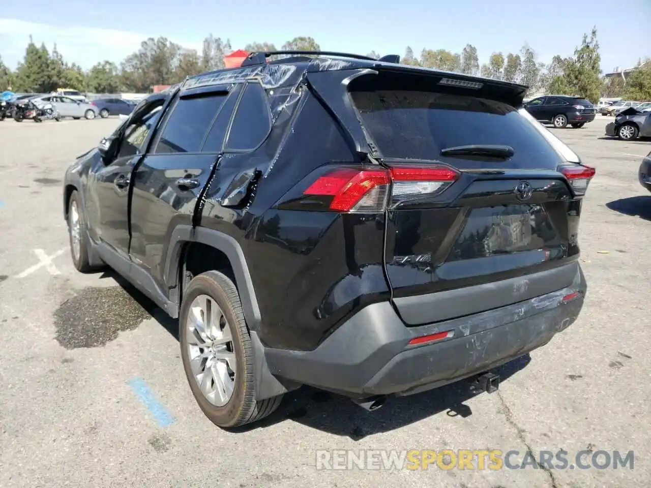 3 Photograph of a damaged car 2T3A1RFV9MC153889 TOYOTA RAV4 2021