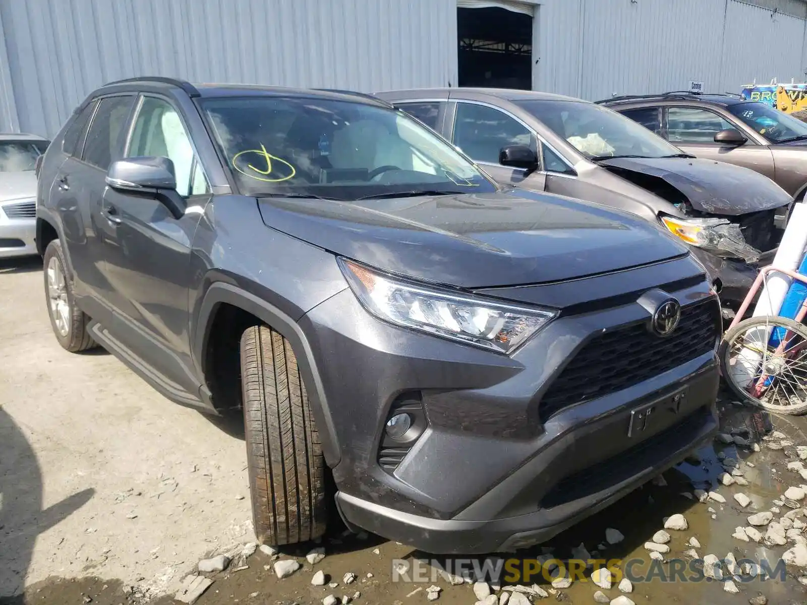 1 Photograph of a damaged car 2T3A1RFV9MC169249 TOYOTA RAV4 2021