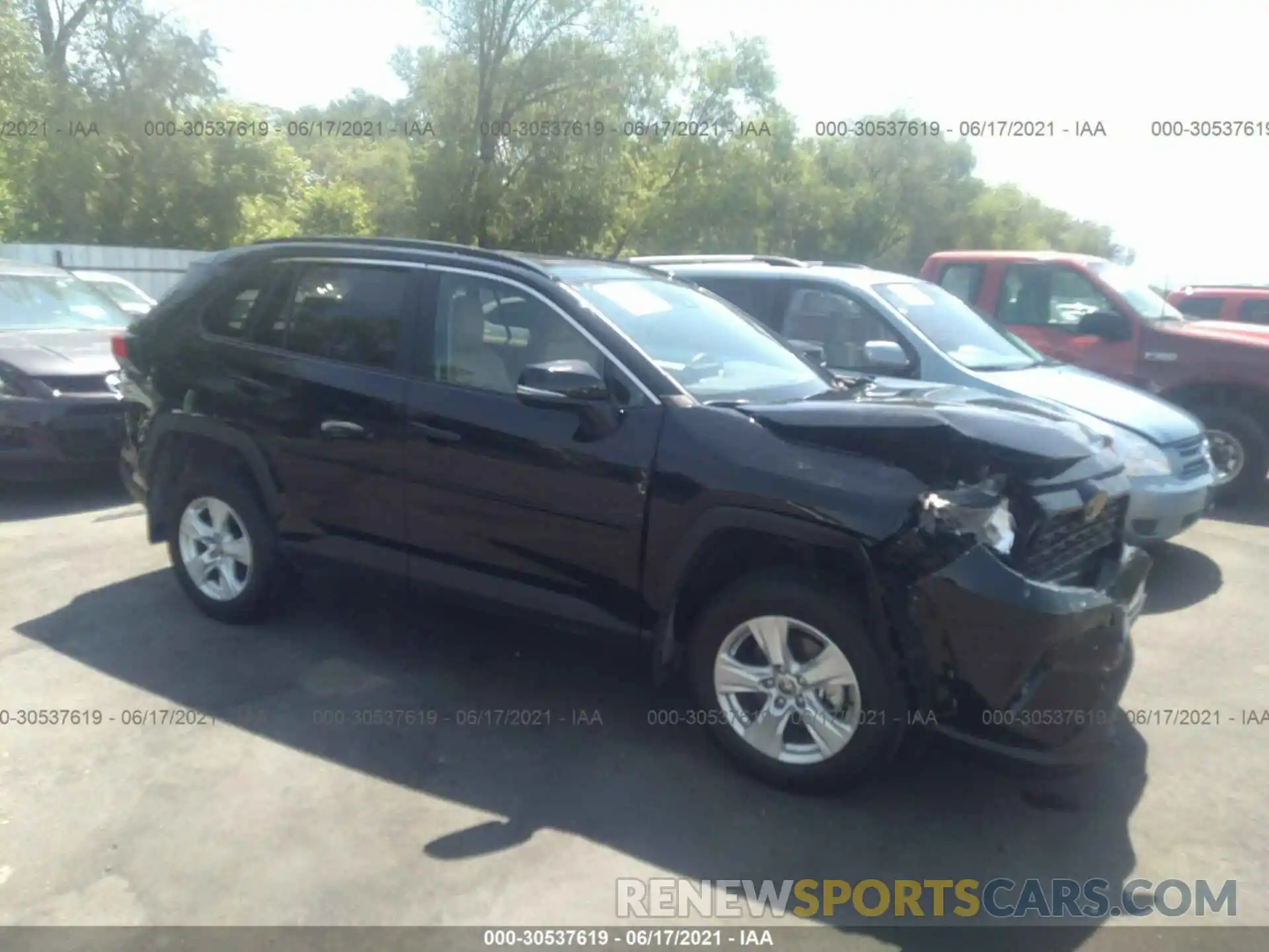 1 Photograph of a damaged car 2T3A1RFV9MC179716 TOYOTA RAV4 2021