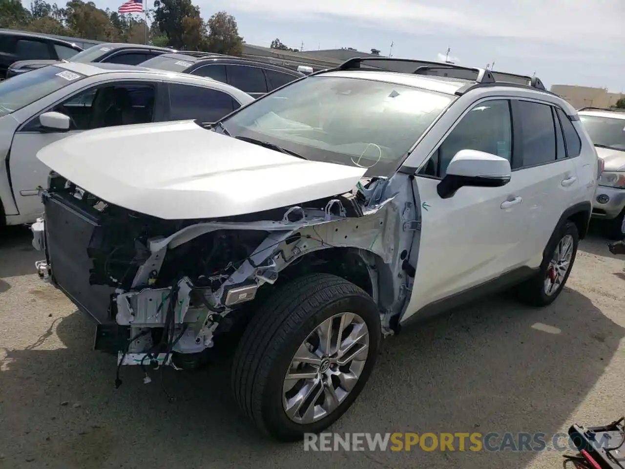 2 Photograph of a damaged car 2T3A1RFV9MW146021 TOYOTA RAV4 2021