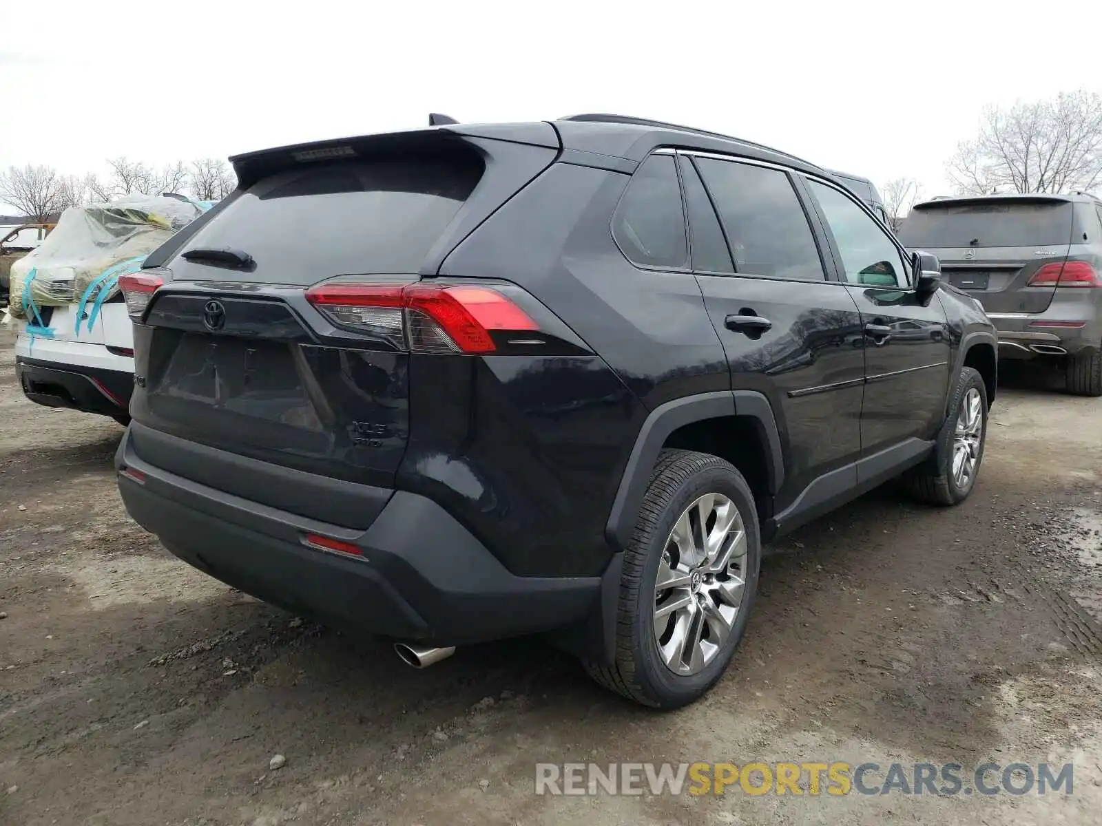 4 Photograph of a damaged car 2T3A1RFV9MW153339 TOYOTA RAV4 2021